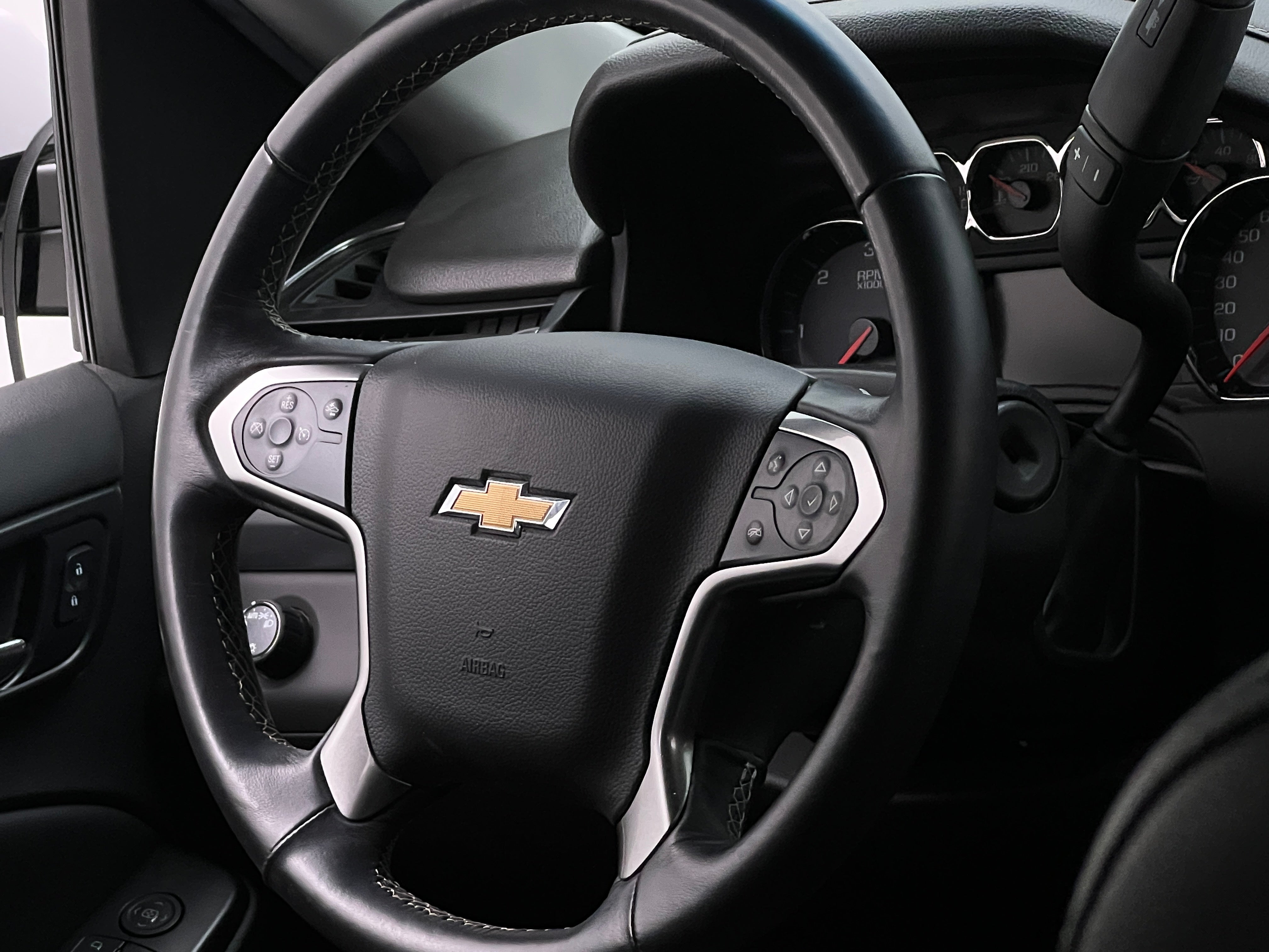 Thumbnail: 2018 Chevrolet Tahoe - 4