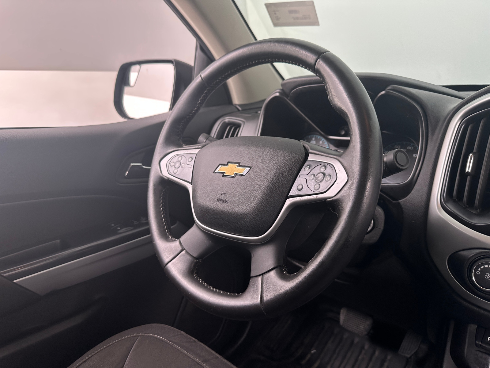 Thumbnail: 2022 Chevrolet Colorado - 5