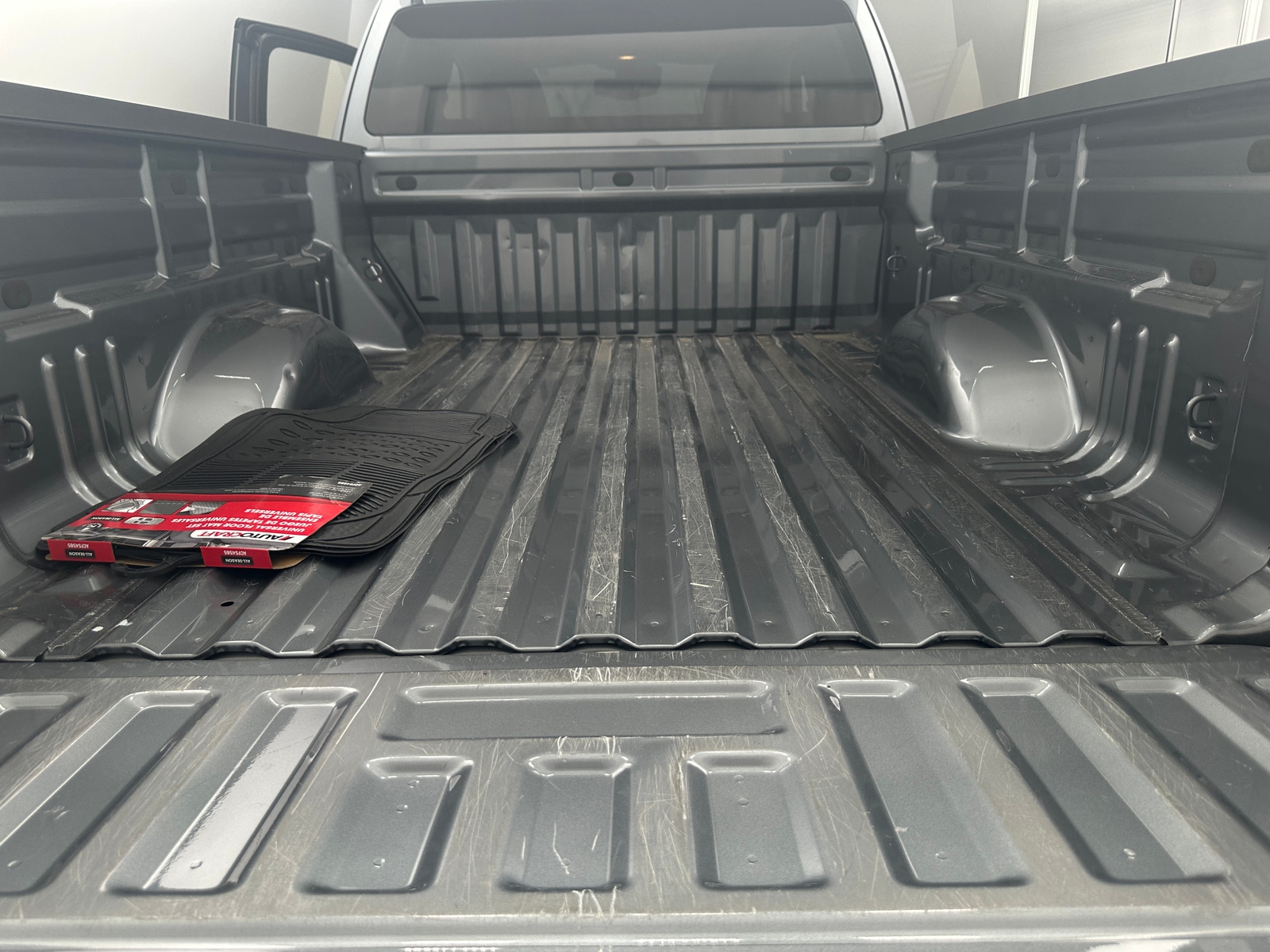 Thumbnail: 2022 Chevrolet Colorado - 6