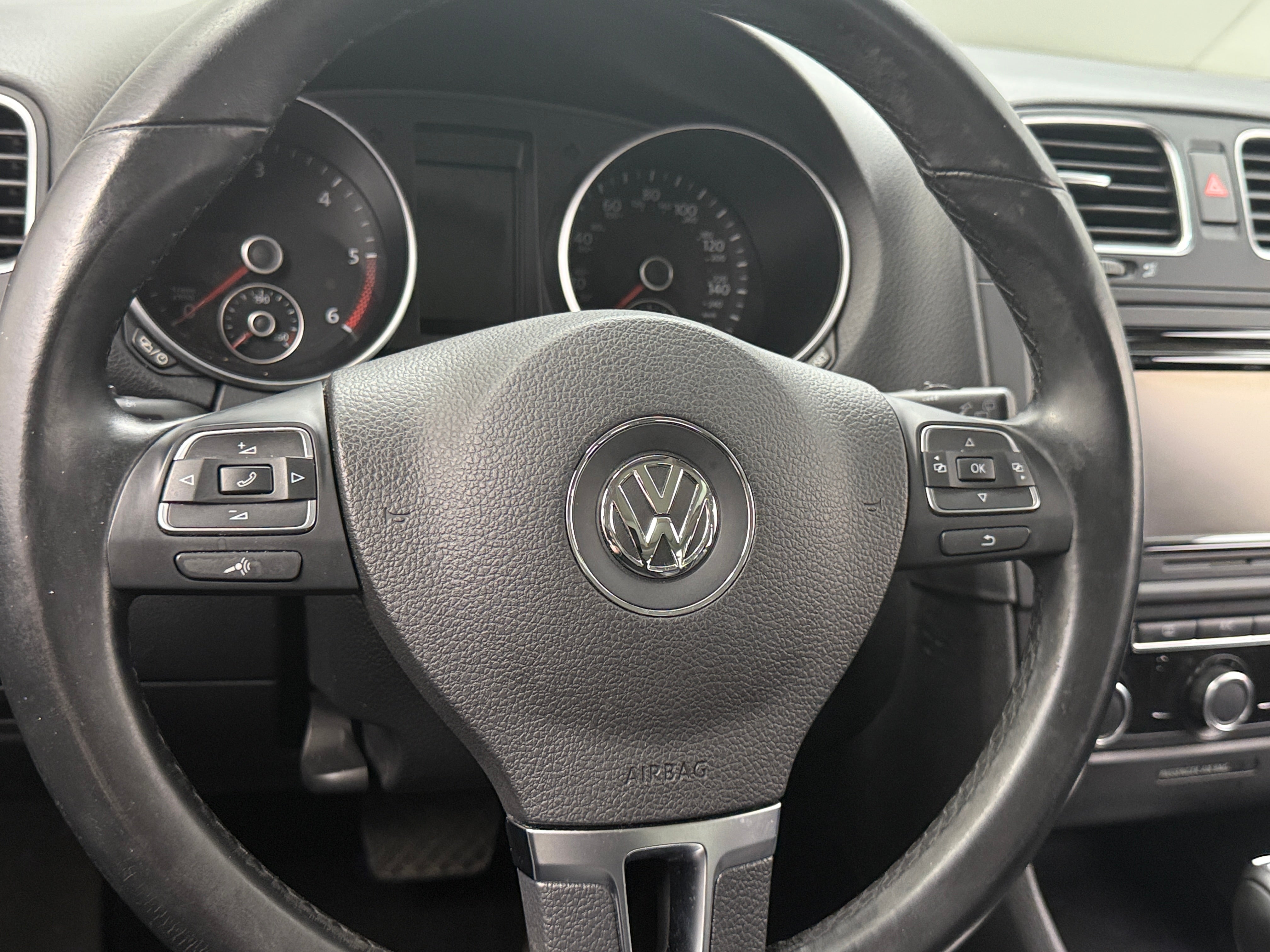 Thumbnail: 2014 Volkswagen Jetta - 4