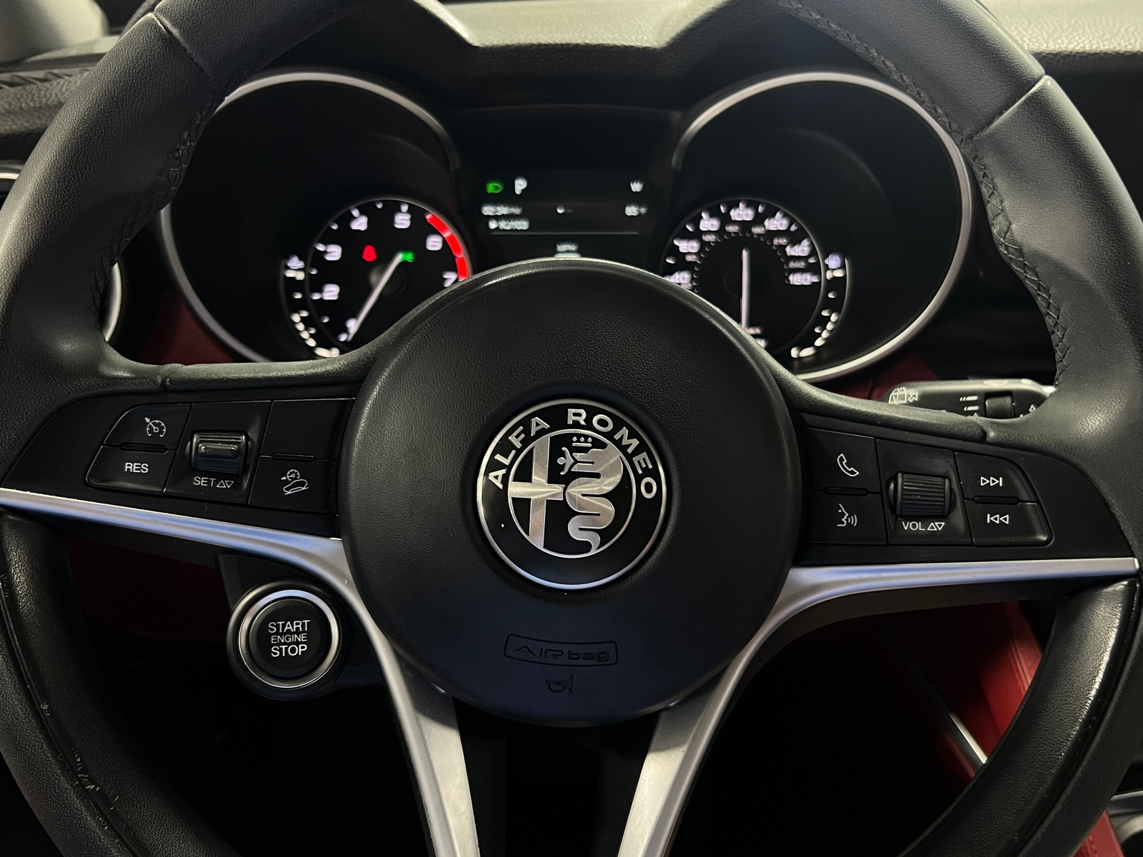 Thumbnail: 2018 Alfa Romeo Stelvio - 4
