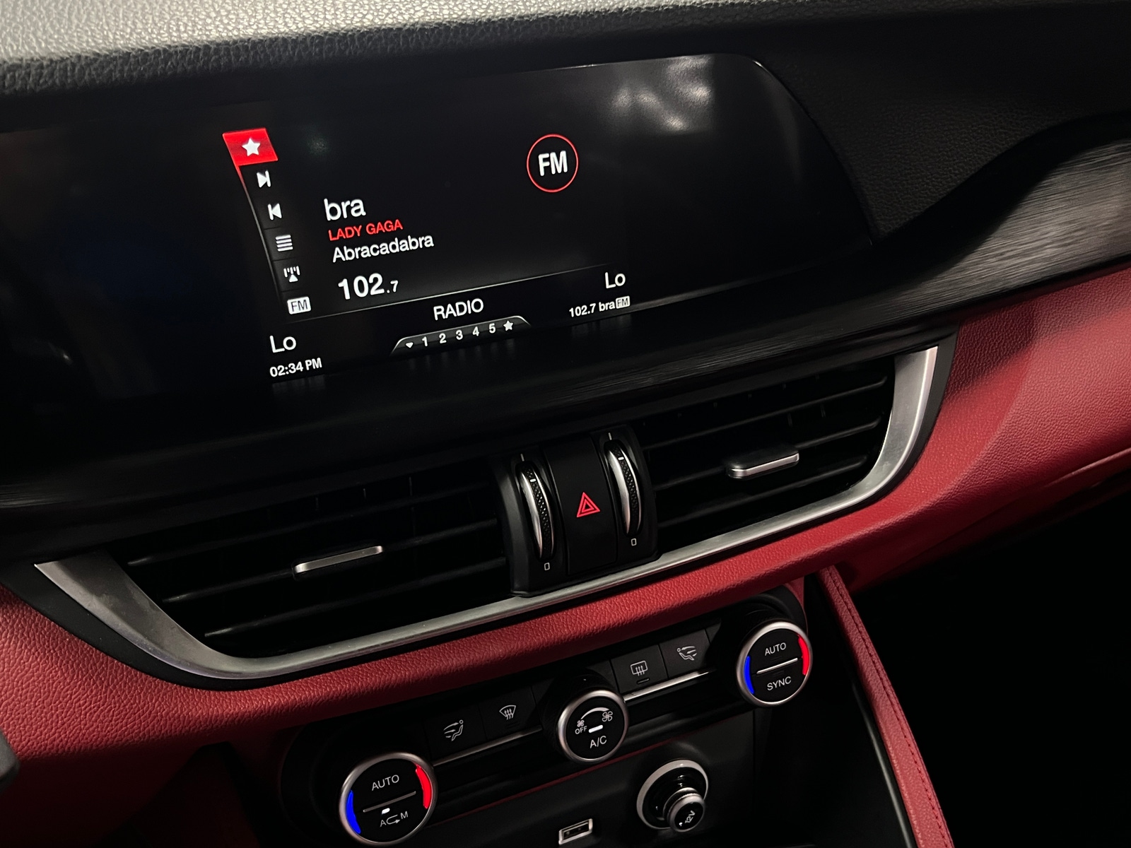 Thumbnail: 2018 Alfa Romeo Stelvio - 3