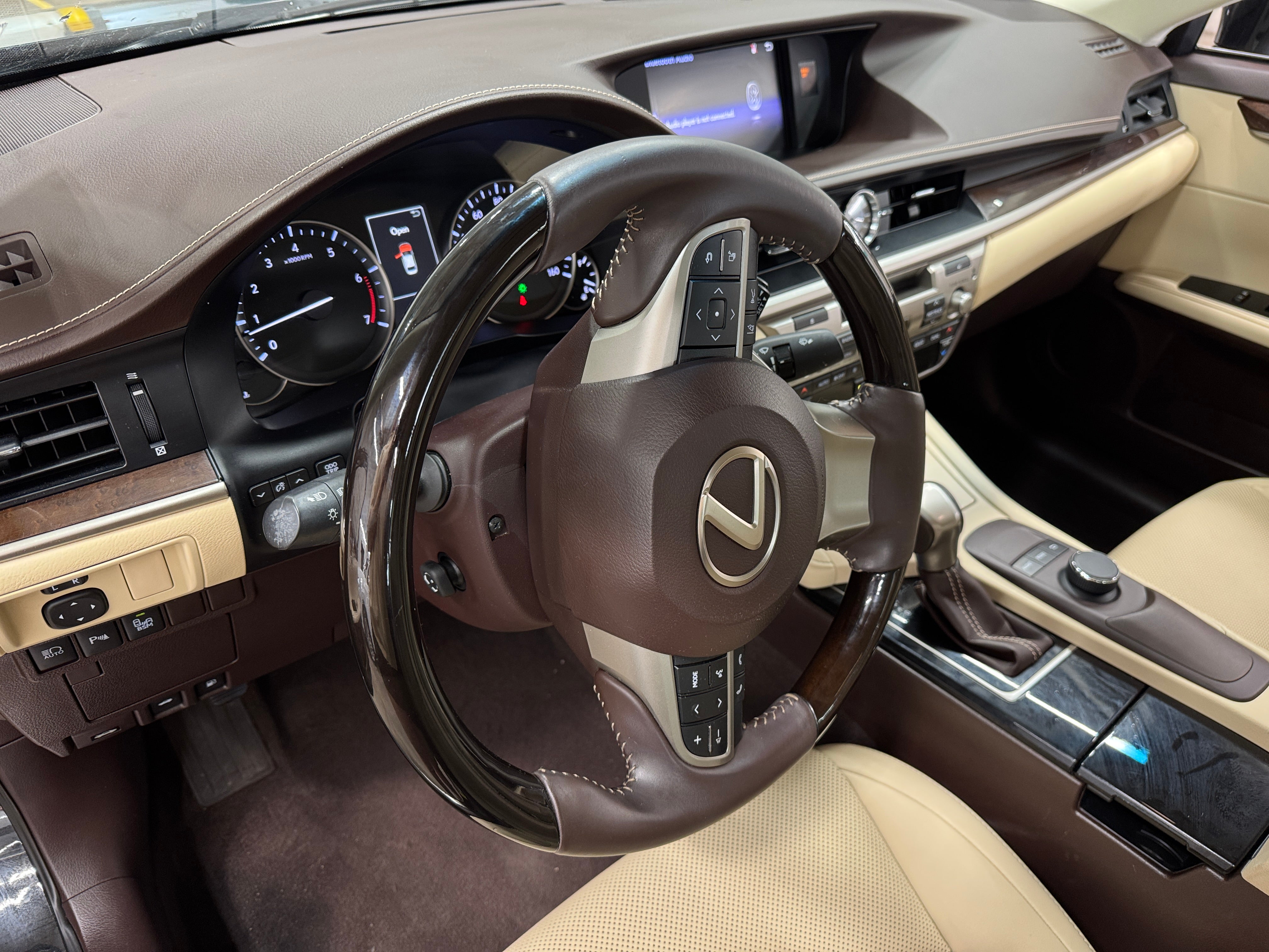 Thumbnail: 2017 Lexus ES - 2