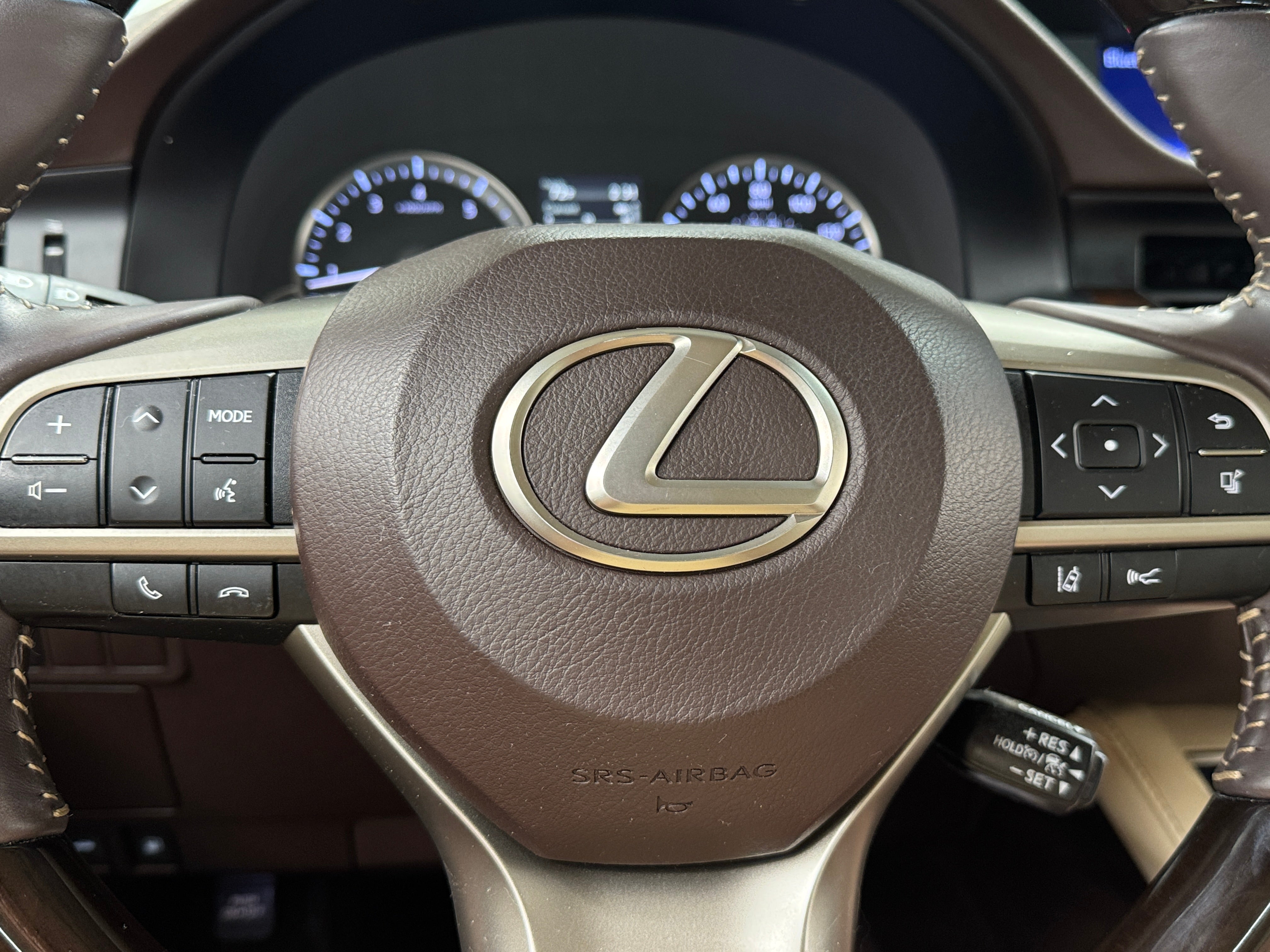 Thumbnail: 2017 Lexus ES - 4