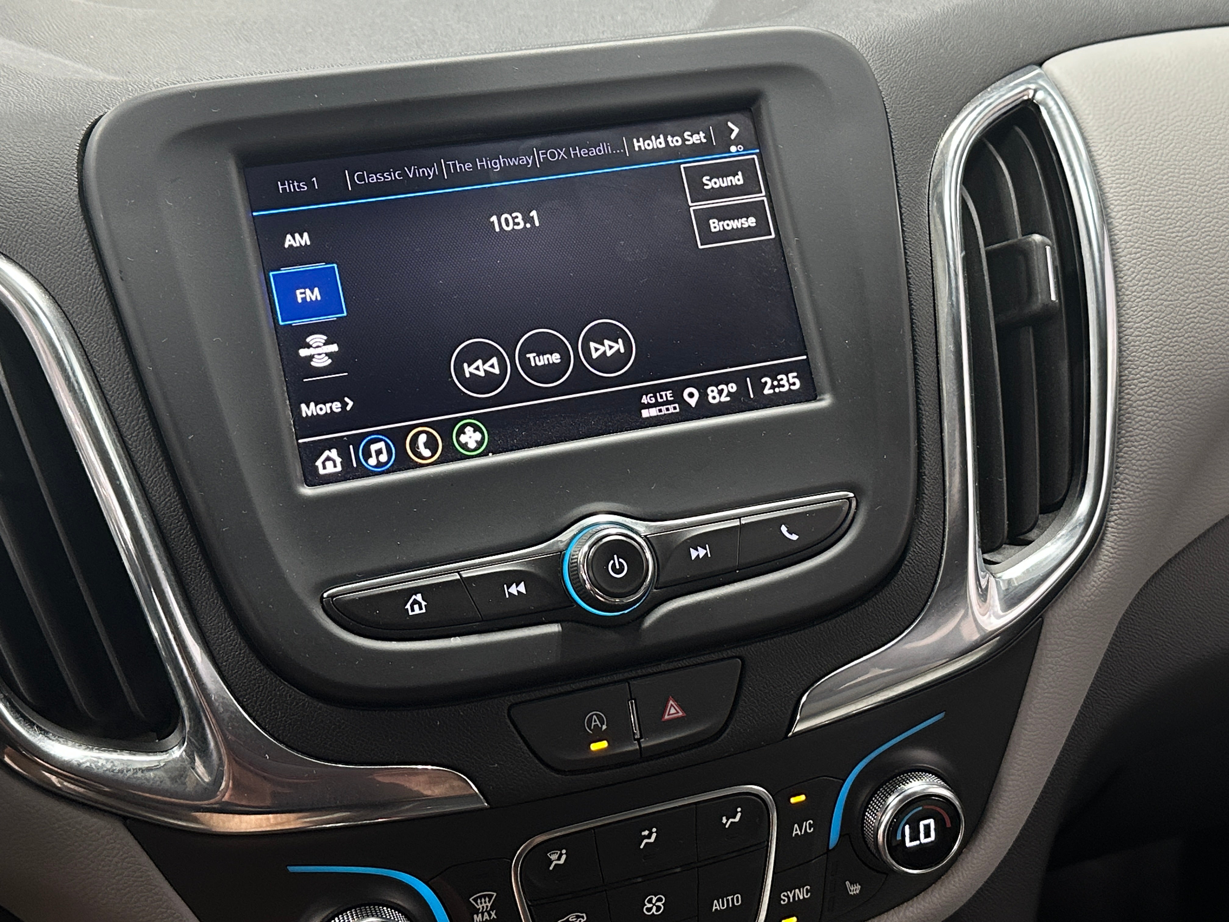Thumbnail: 2023 Chevrolet Equinox - 4