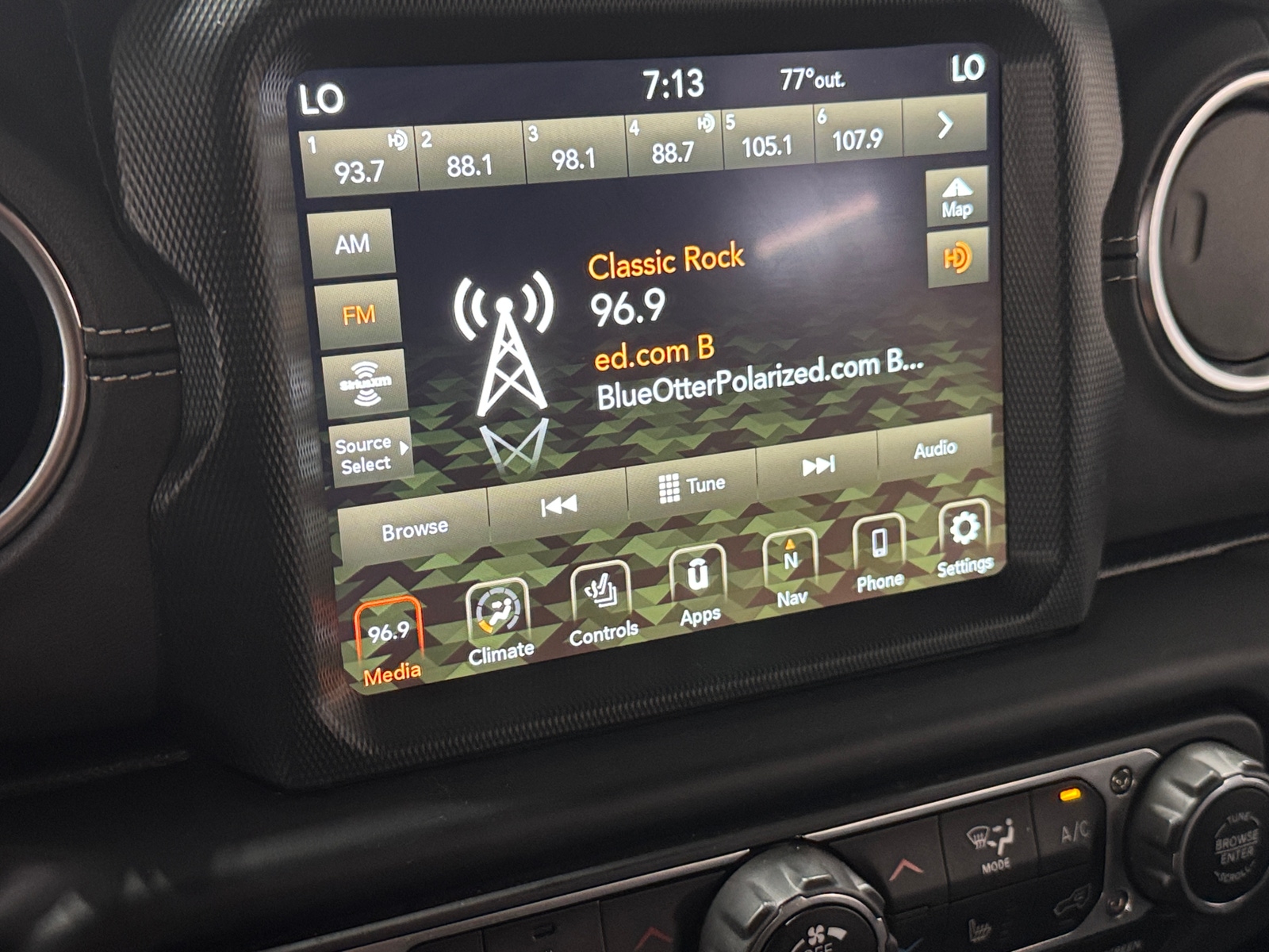 Thumbnail: 2022 Jeep Wrangler - 3