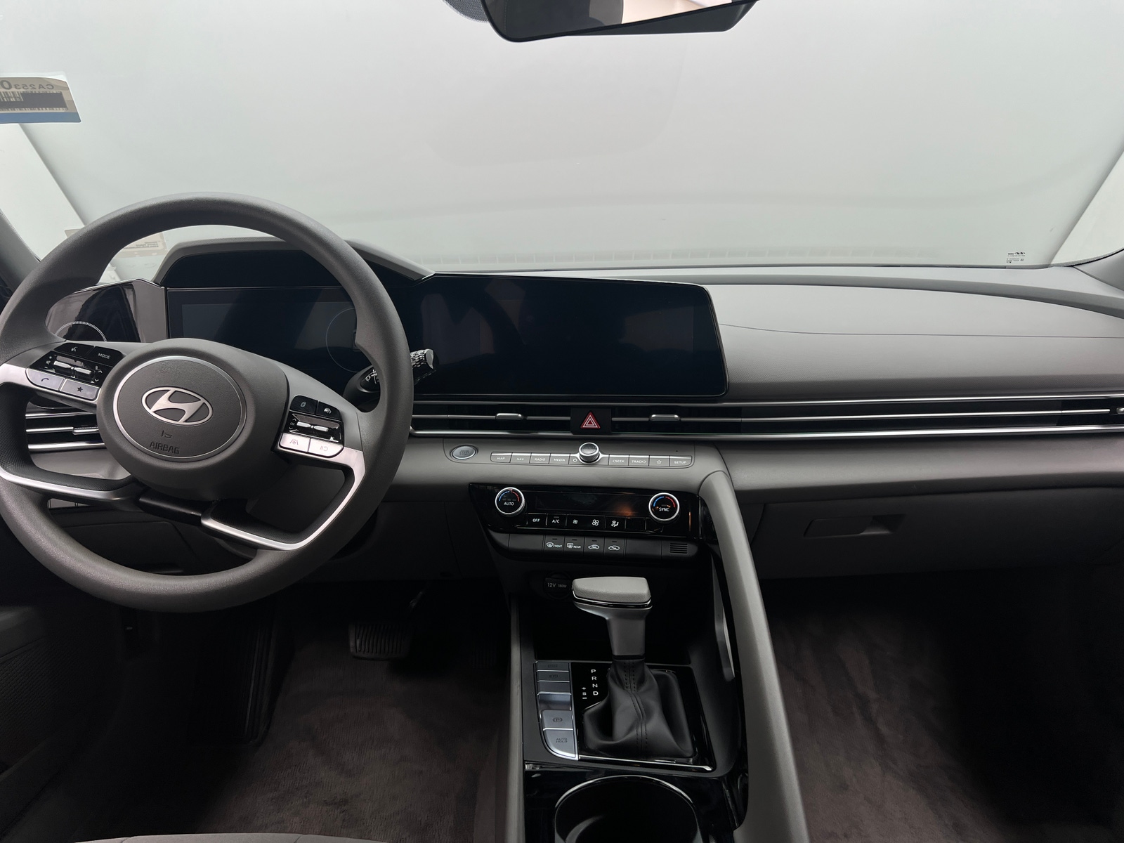 Thumbnail: 2024 Hyundai Elantra - 3