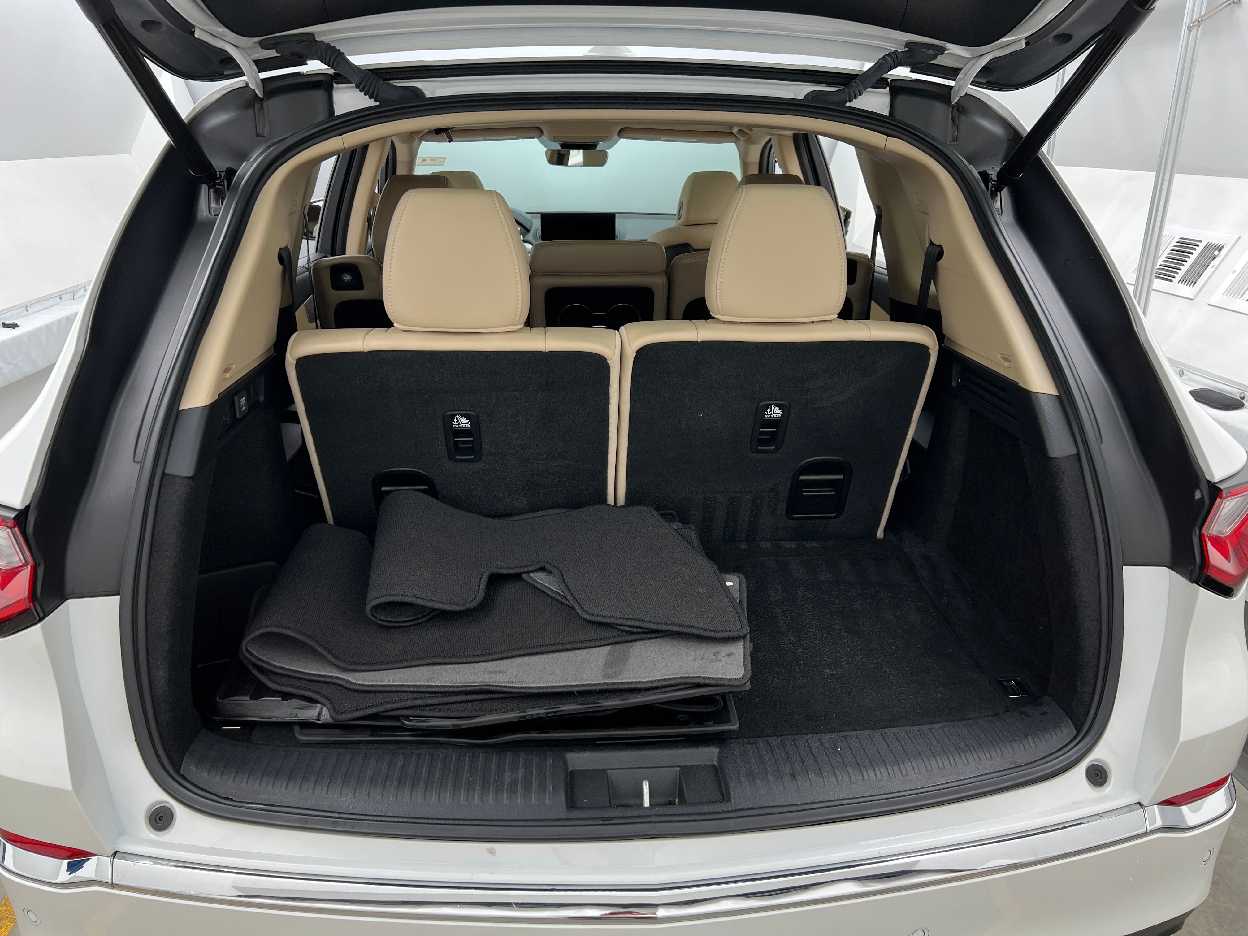 Thumbnail: 2022 Acura MDX - 6
