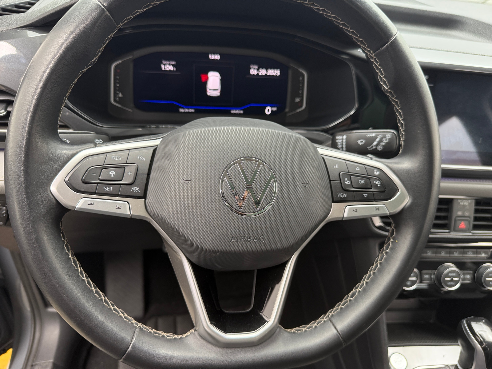 Thumbnail: 2023 Volkswagen Taos - 4
