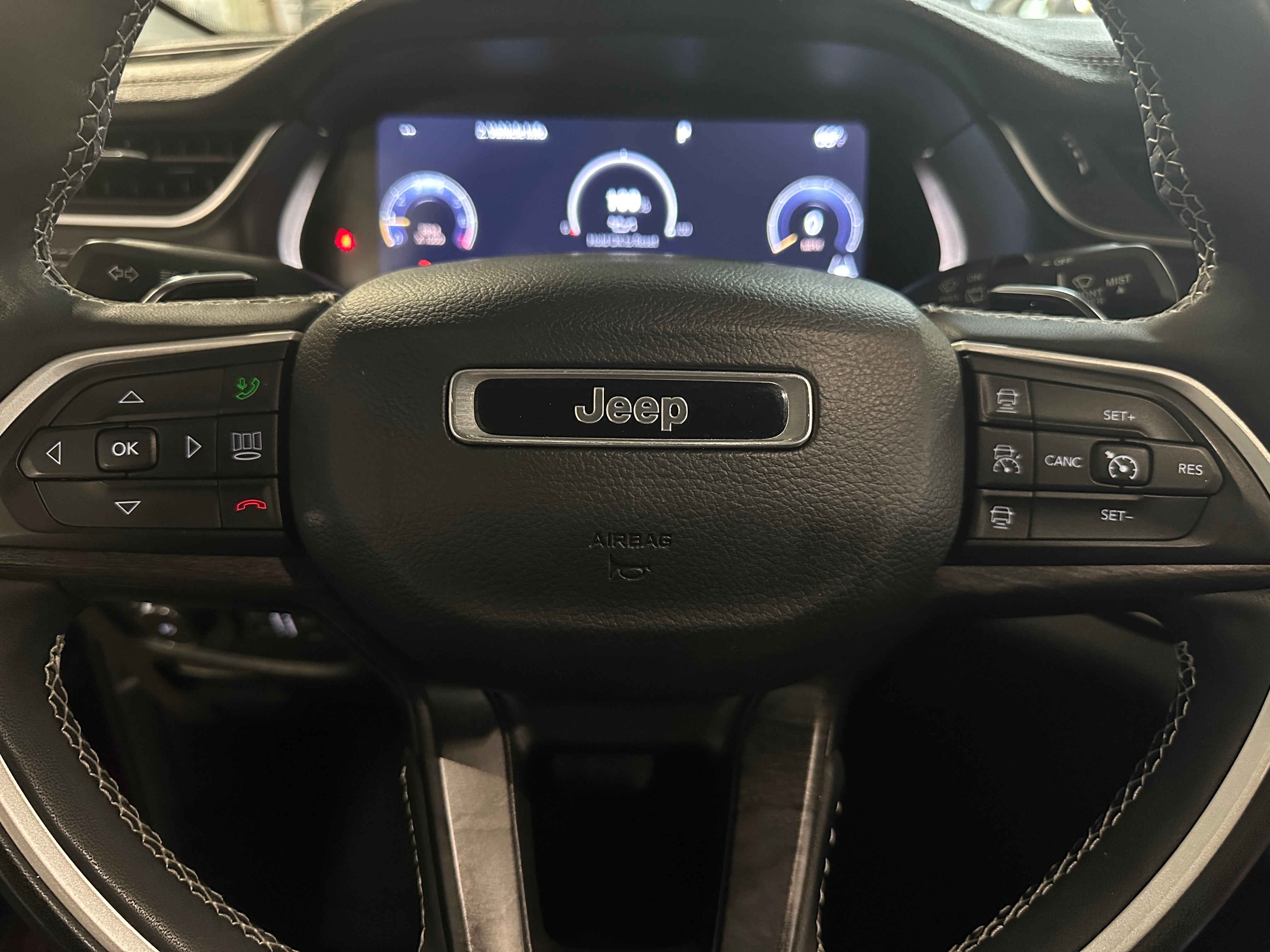 Thumbnail: 2023 Jeep Grand Cherokee - 4