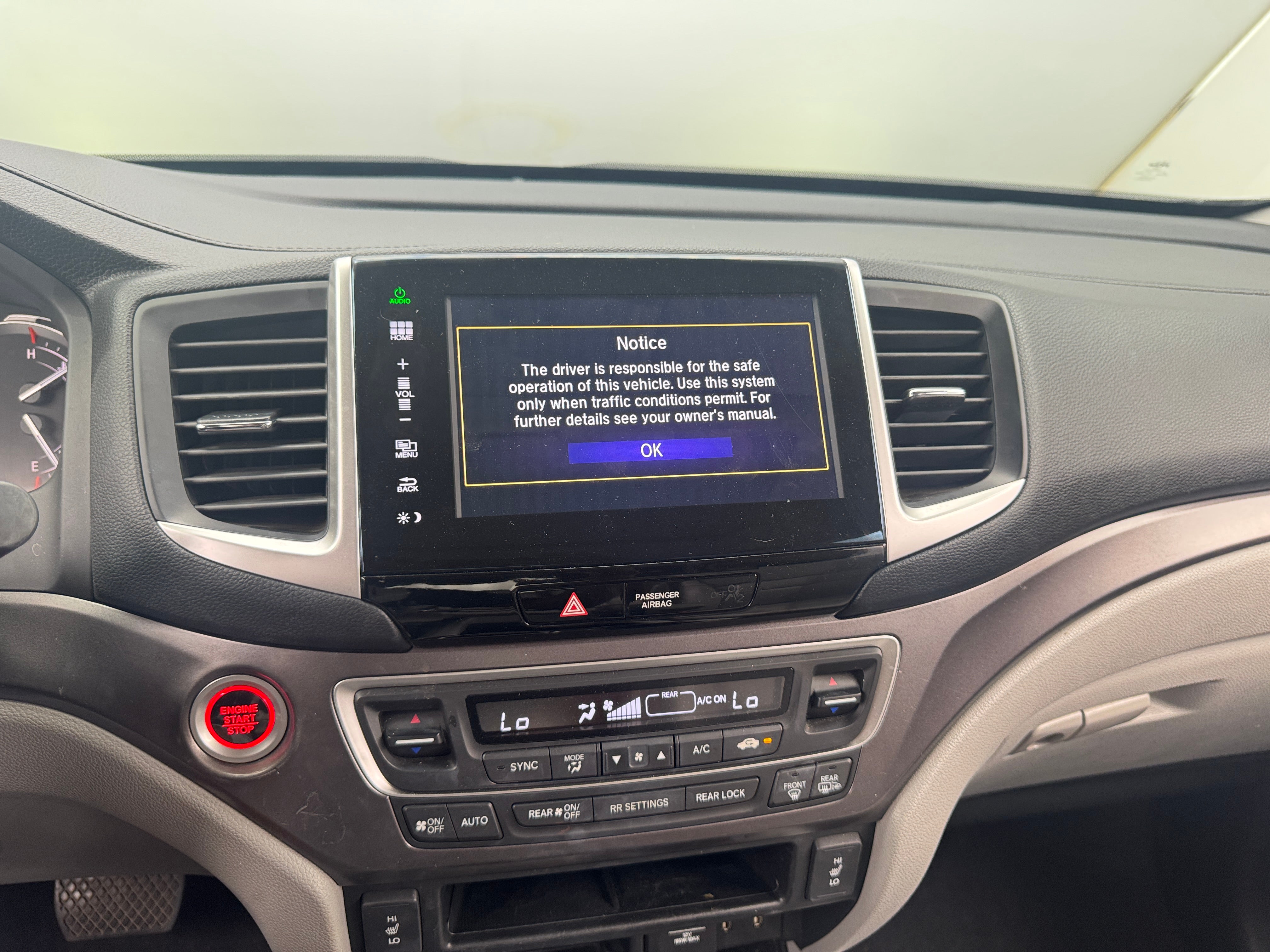 Thumbnail: 2016 Honda Pilot - 3