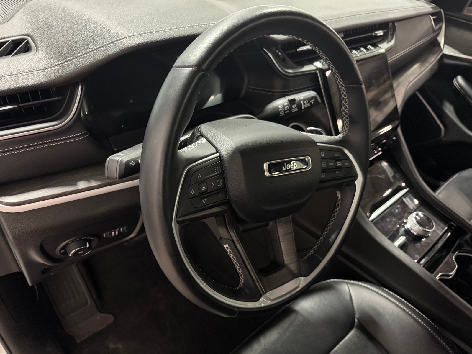 Thumbnail: 2022 Jeep Grand Cherokee L - 2