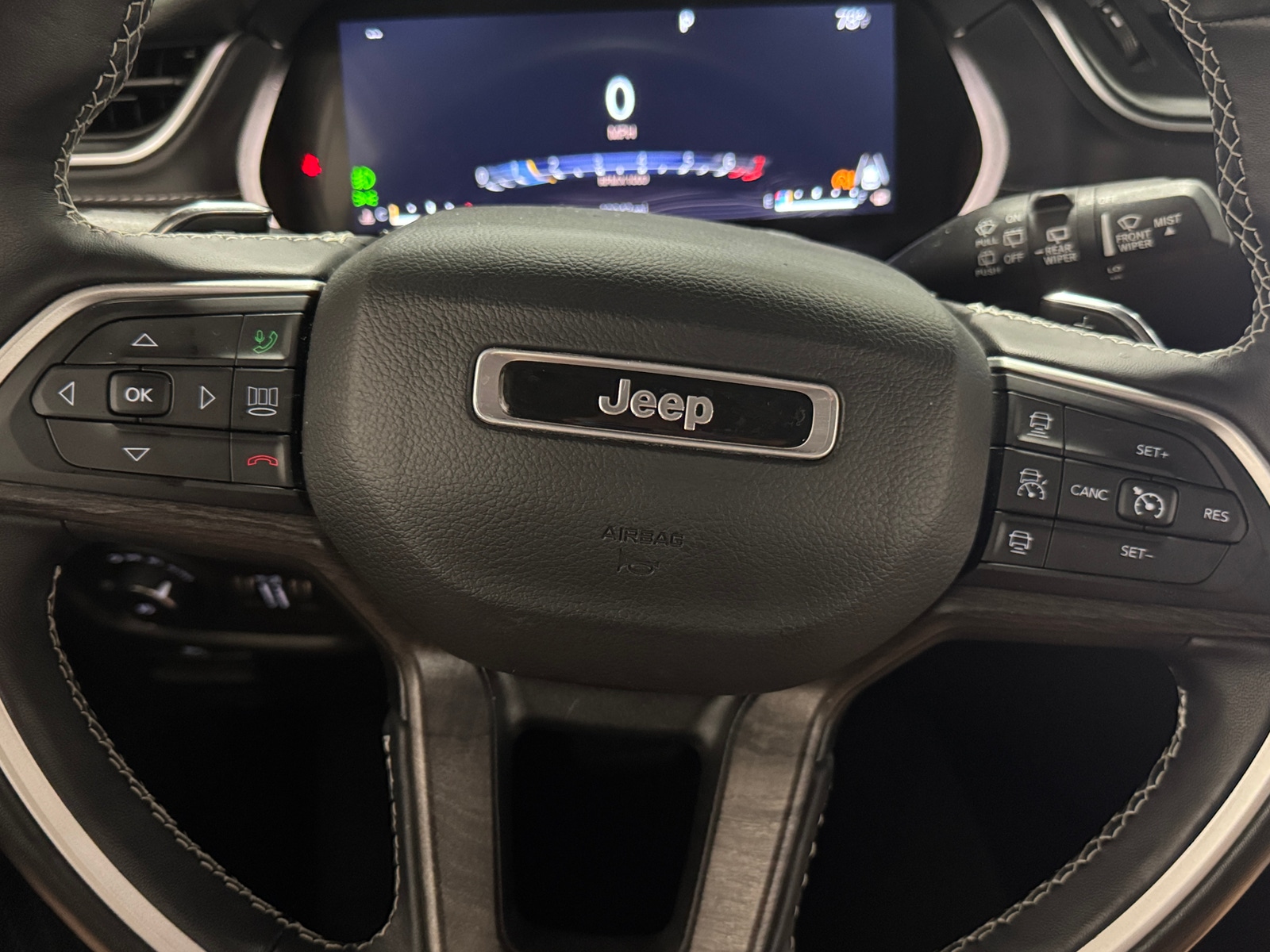 Thumbnail: 2022 Jeep Grand Cherokee L - 4