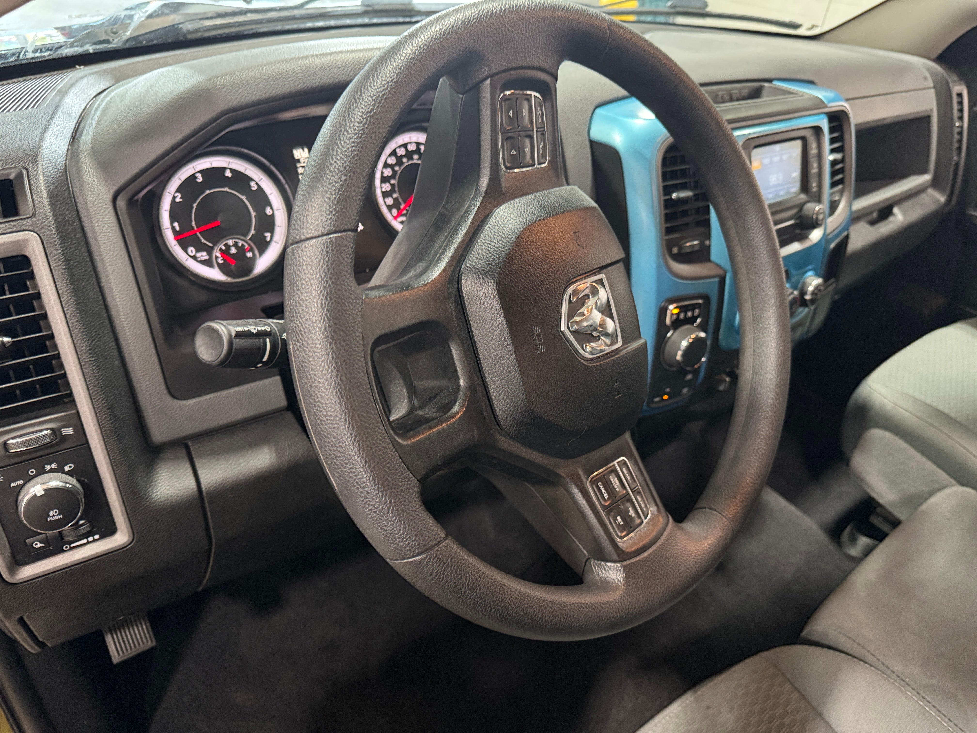 Thumbnail: 2019 RAM 1500 Classic - 3