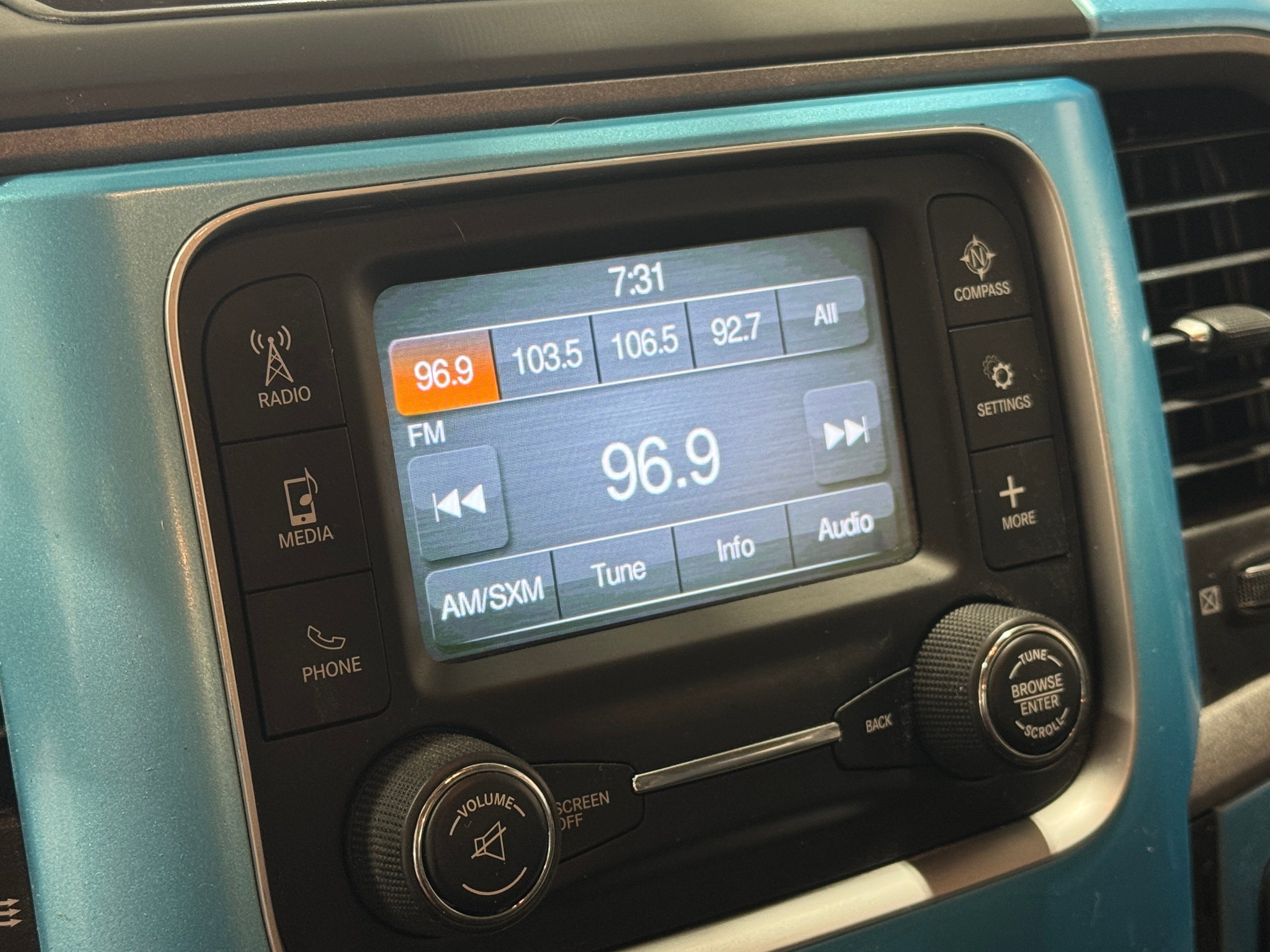 Thumbnail: 2019 RAM 1500 Classic - 4