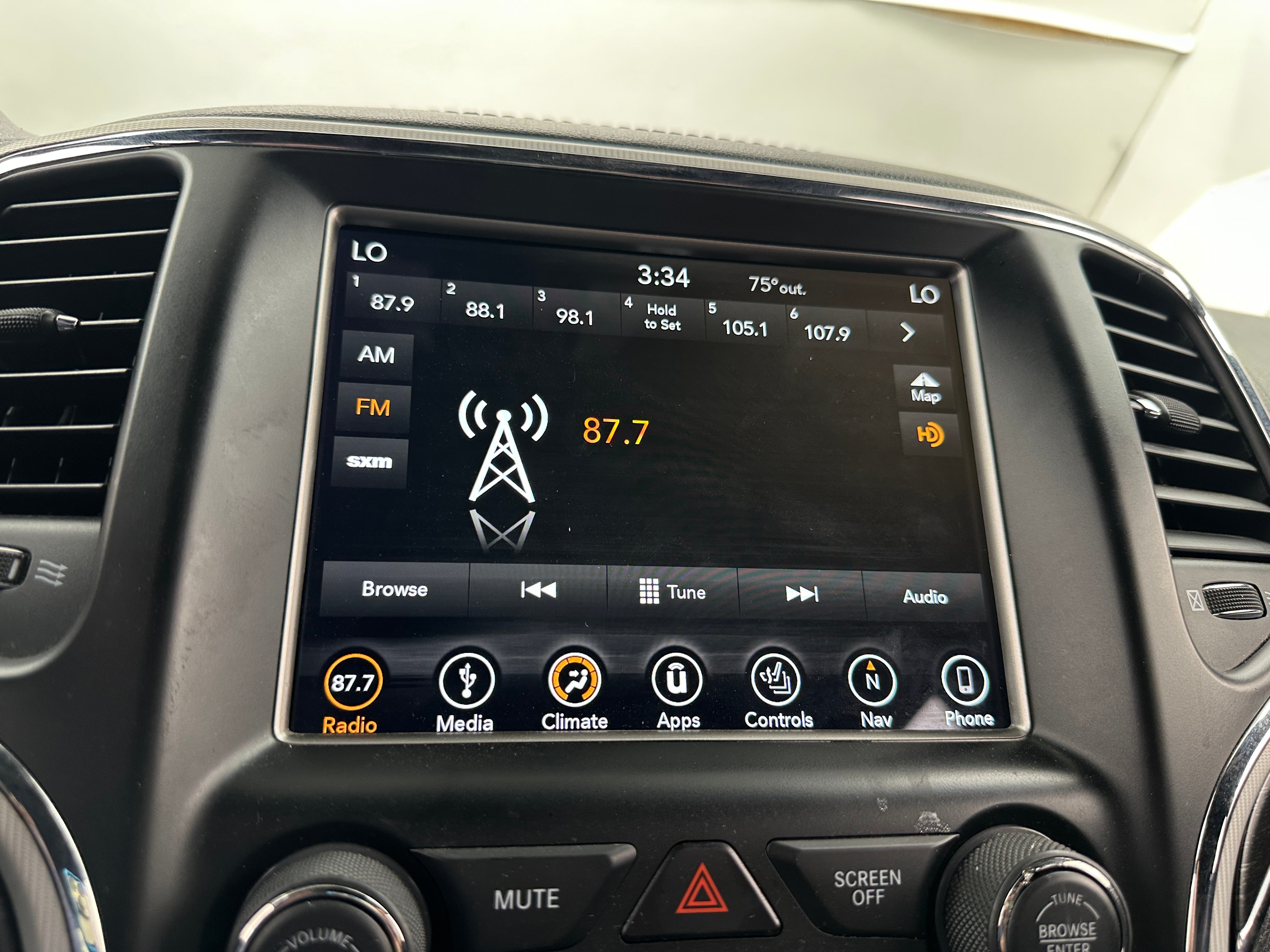 Thumbnail: 2018 Jeep Grand Cherokee - 3