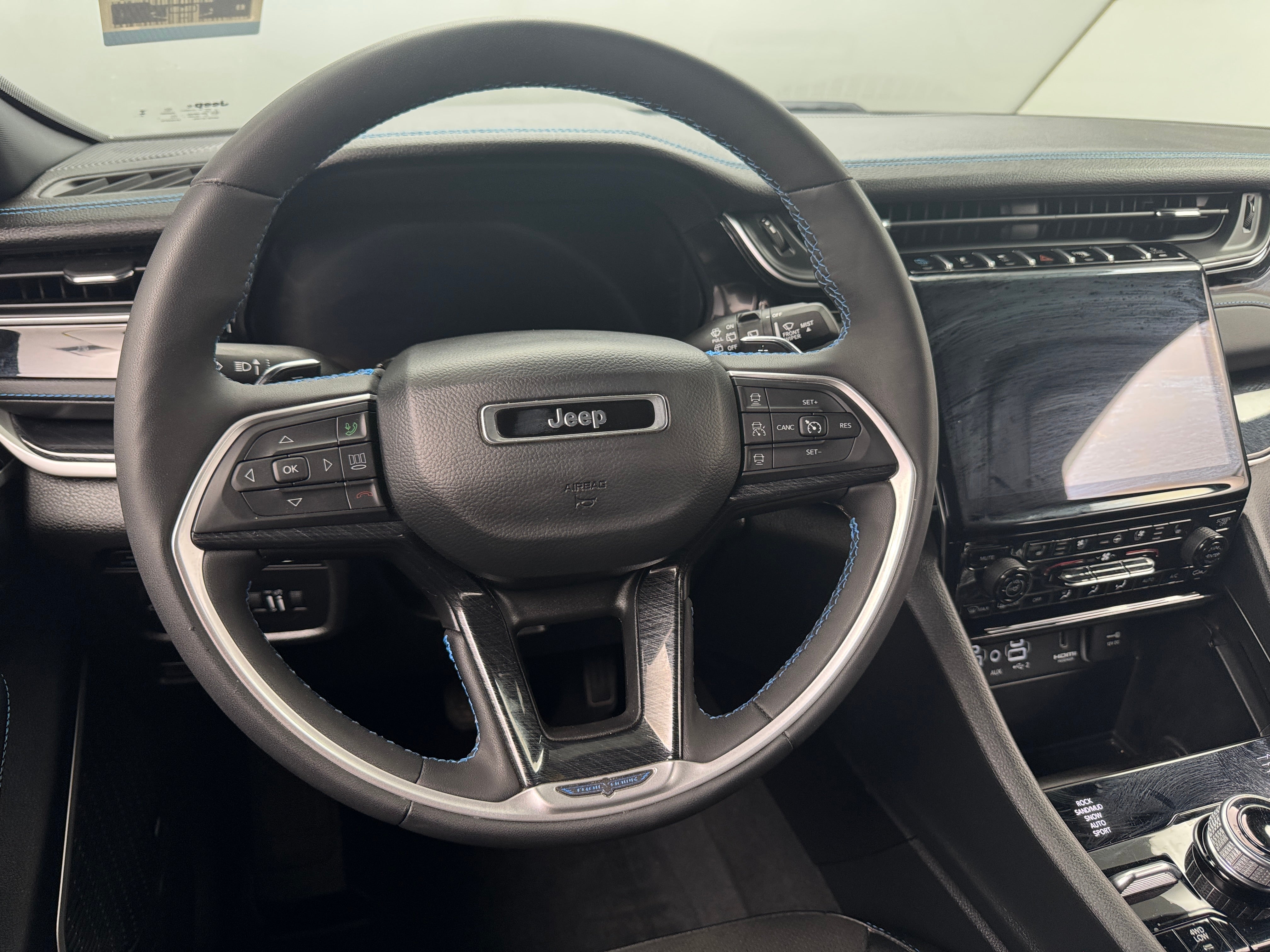 Thumbnail: 2024 Jeep Grand Cherokee - 4