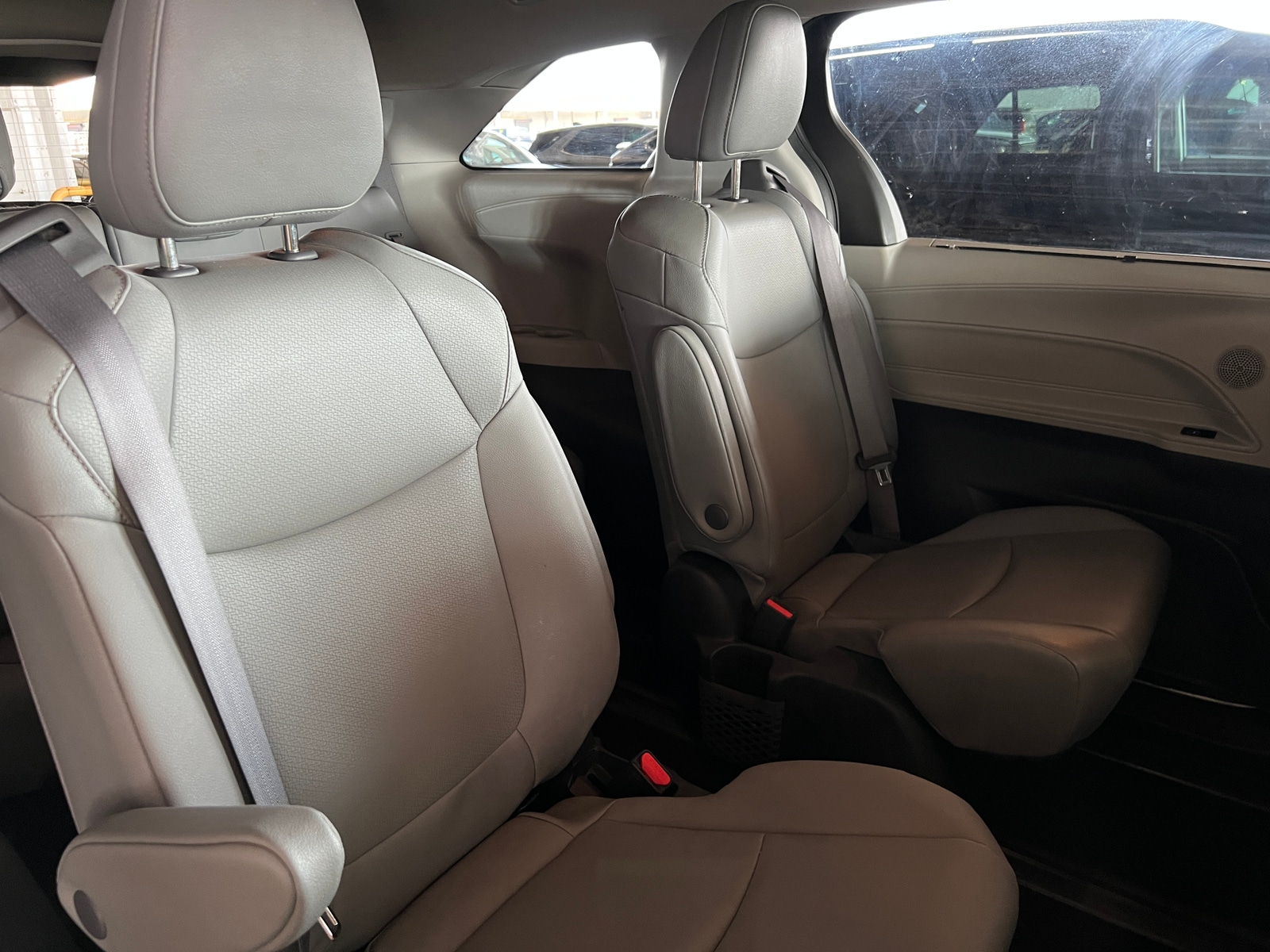 Thumbnail: 2022 Toyota Sienna - 5