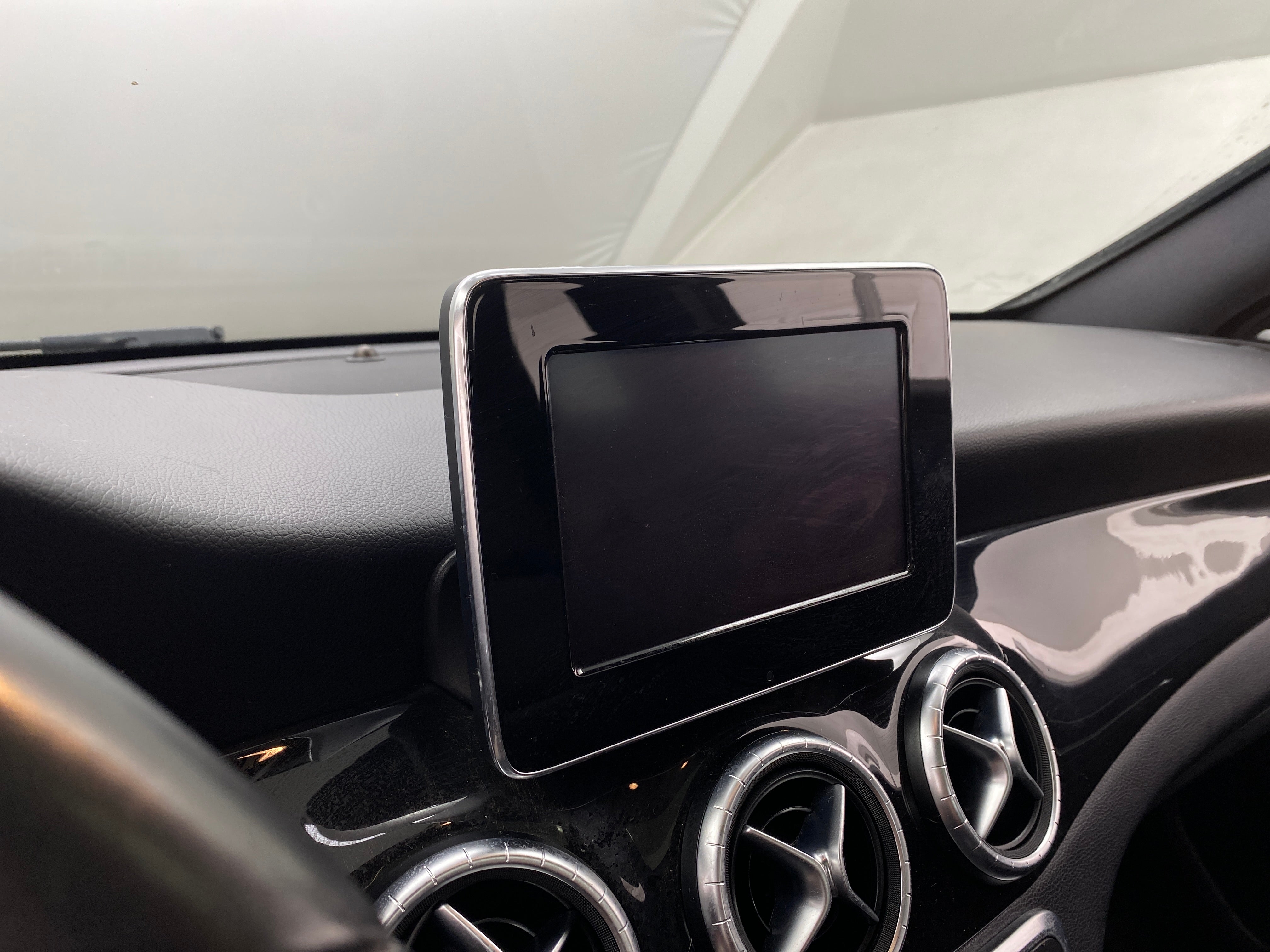 Thumbnail: 2015 Mercedes-Benz CLA - 3