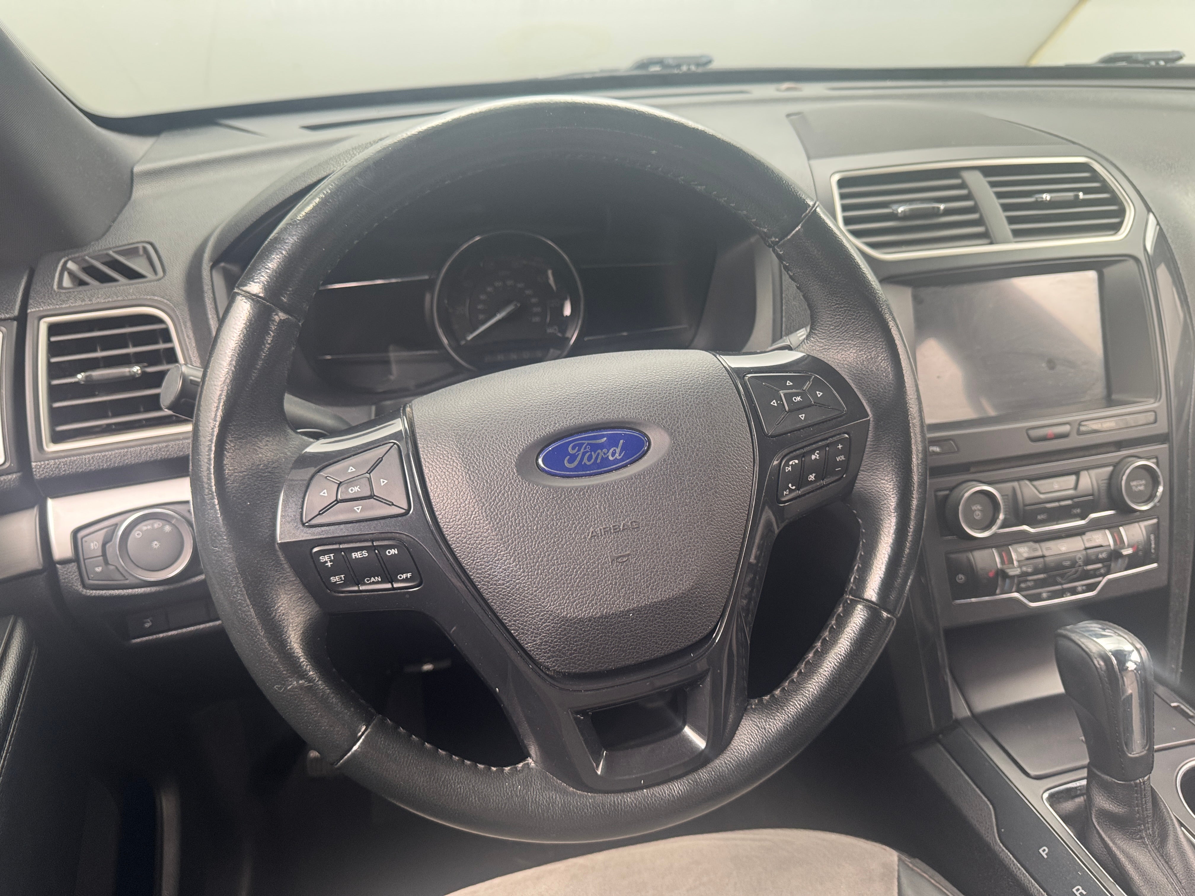 Thumbnail: 2017 Ford Explorer - 4