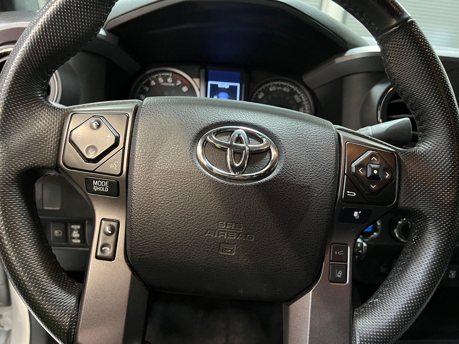 Thumbnail: 2022 Toyota Tacoma - 5