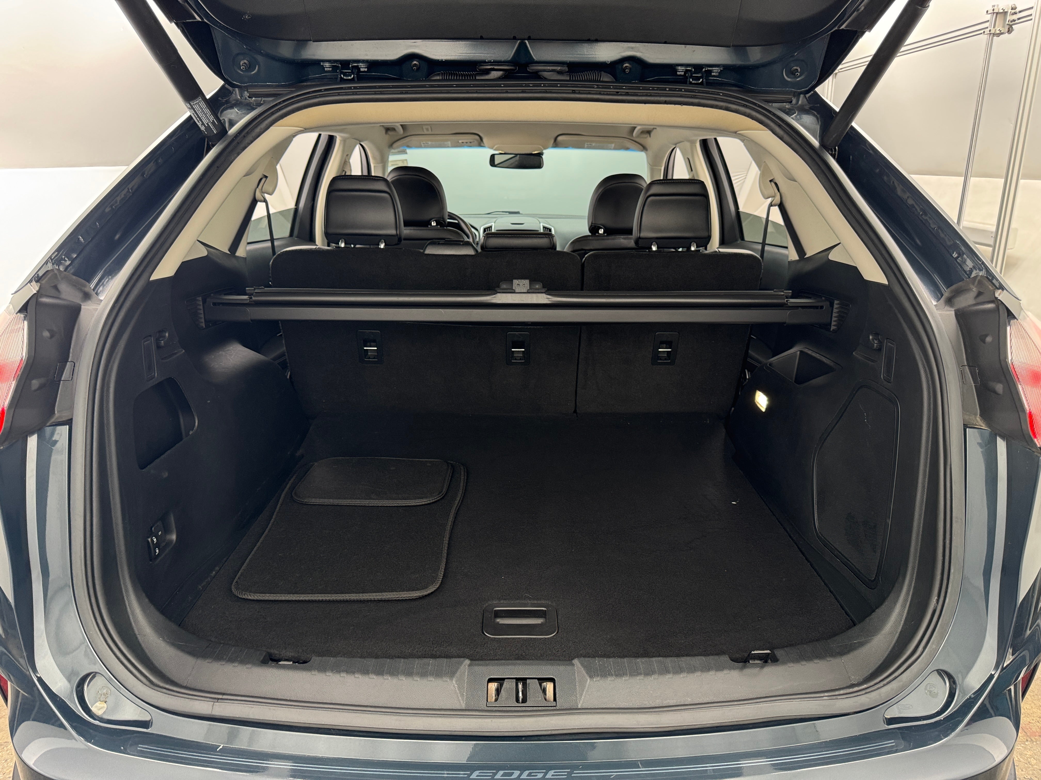 Thumbnail: 2019 Ford Edge - 6