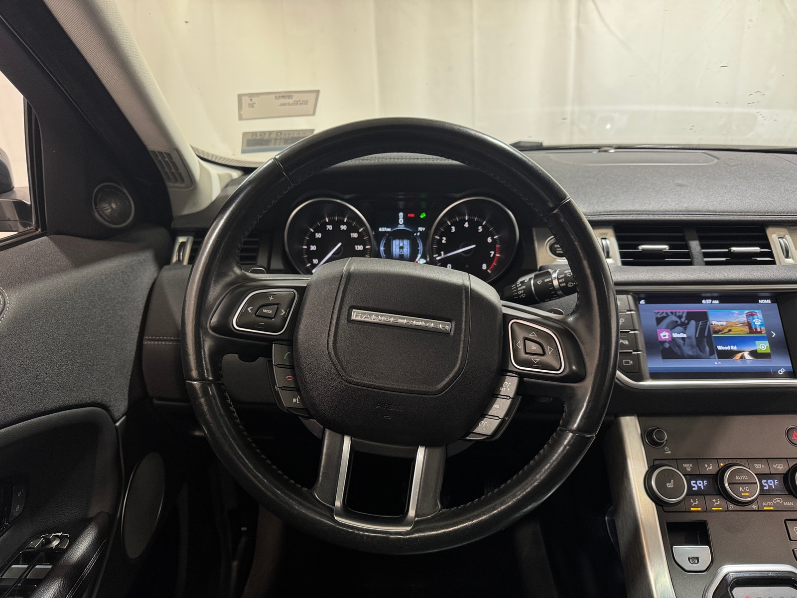 Thumbnail: 2017 Land Rover Range Rover Evoque - 4