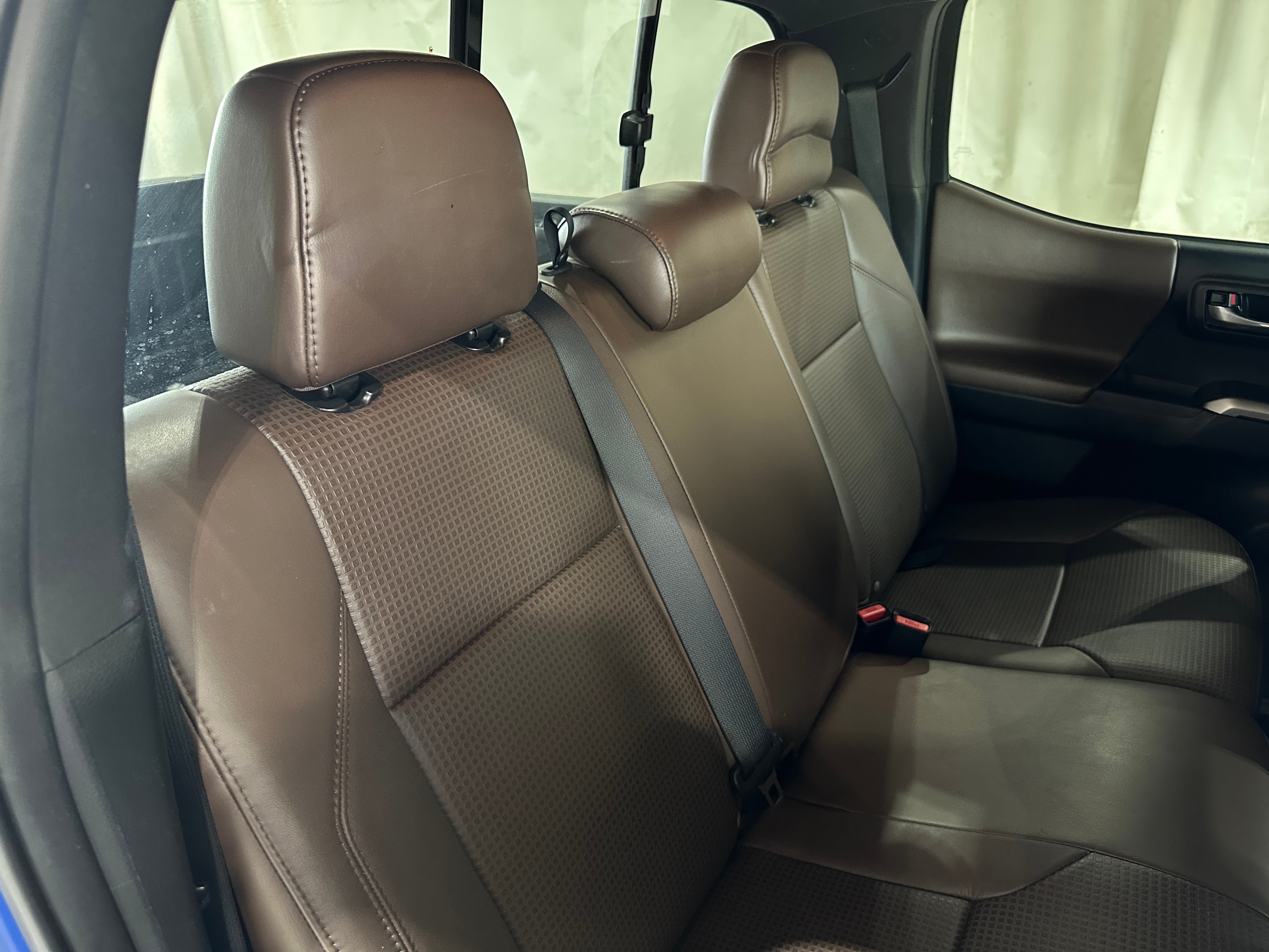 Thumbnail: 2016 Toyota Tacoma - 5