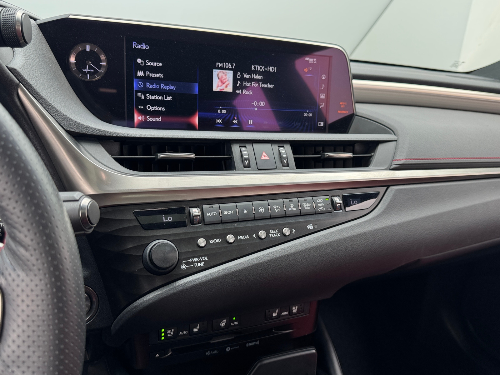 Thumbnail: 2019 Lexus ES - 4