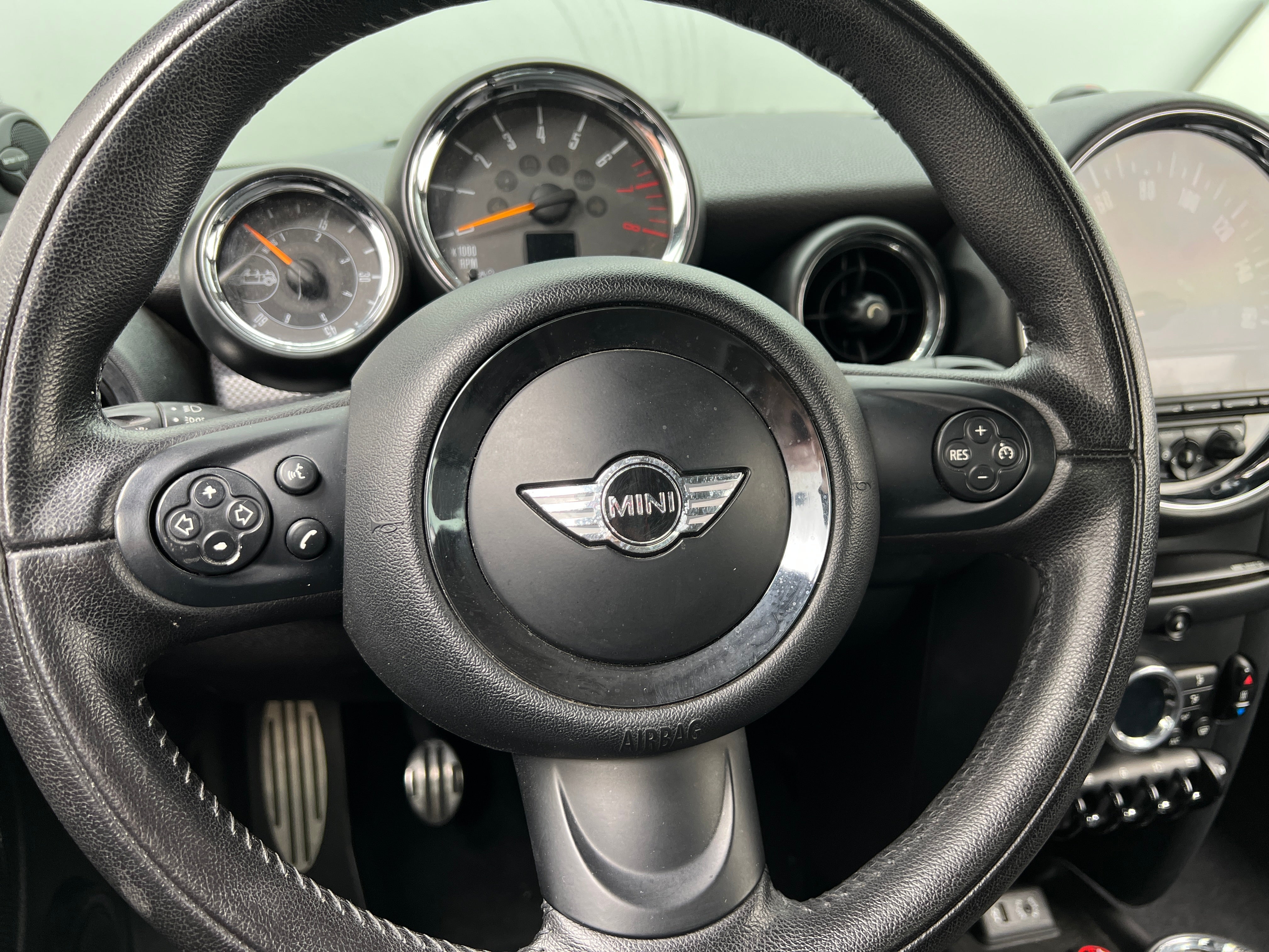 Thumbnail: 2015 MINI Cooper Convertible - 5