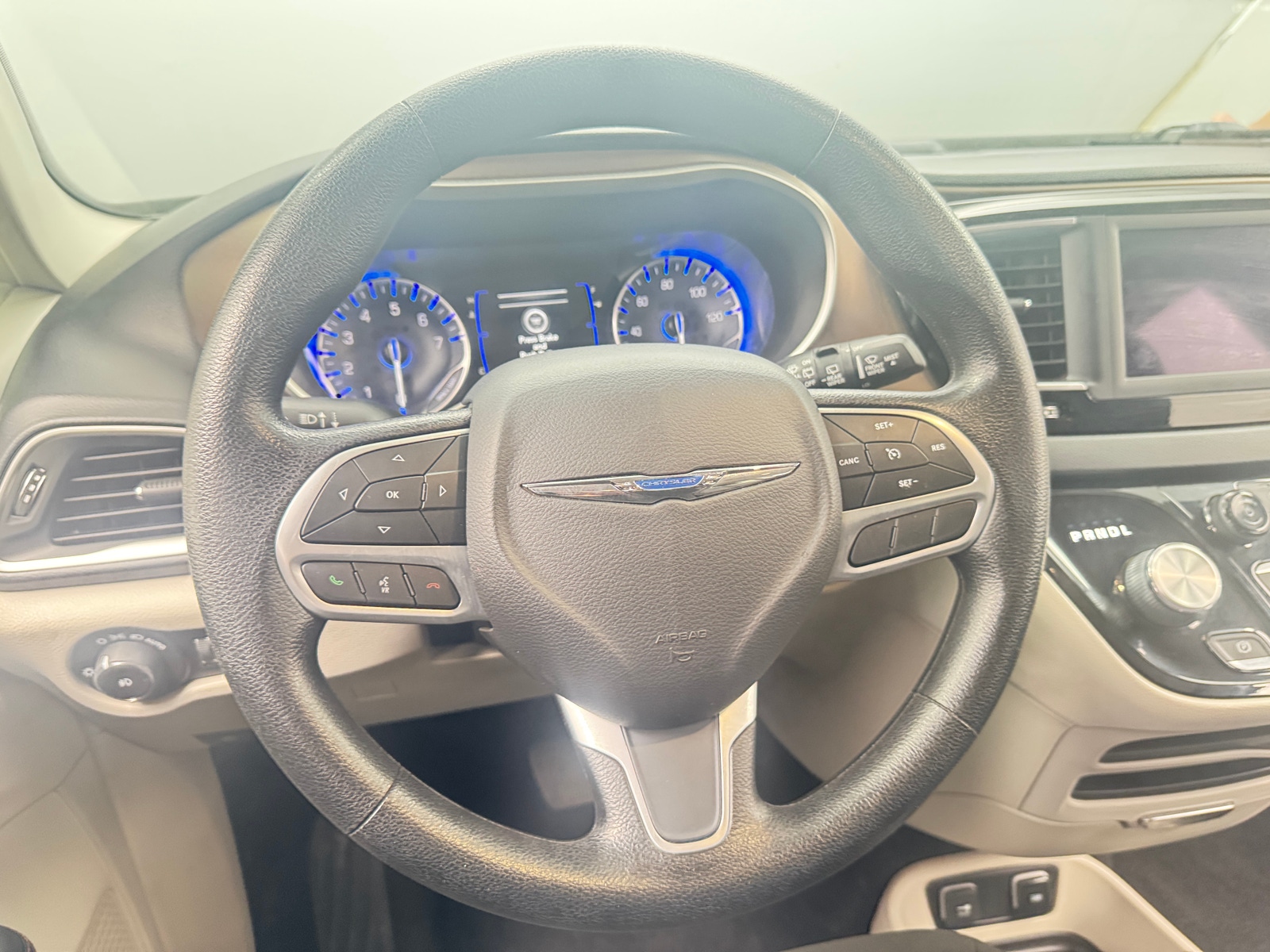 Thumbnail: 2019 Chrysler Pacifica - 5