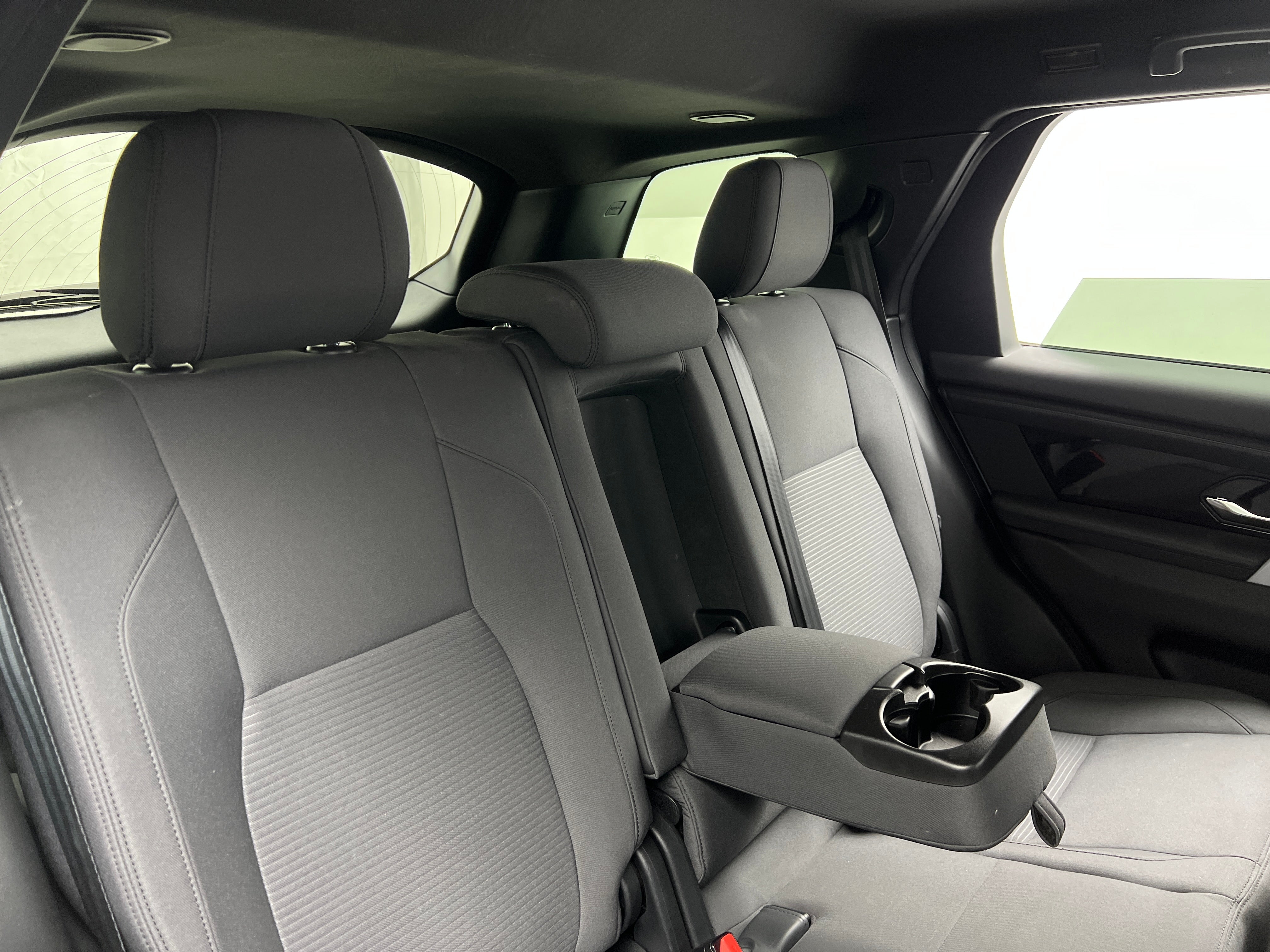 Thumbnail: 2020 Land Rover Discovery Sport - 6
