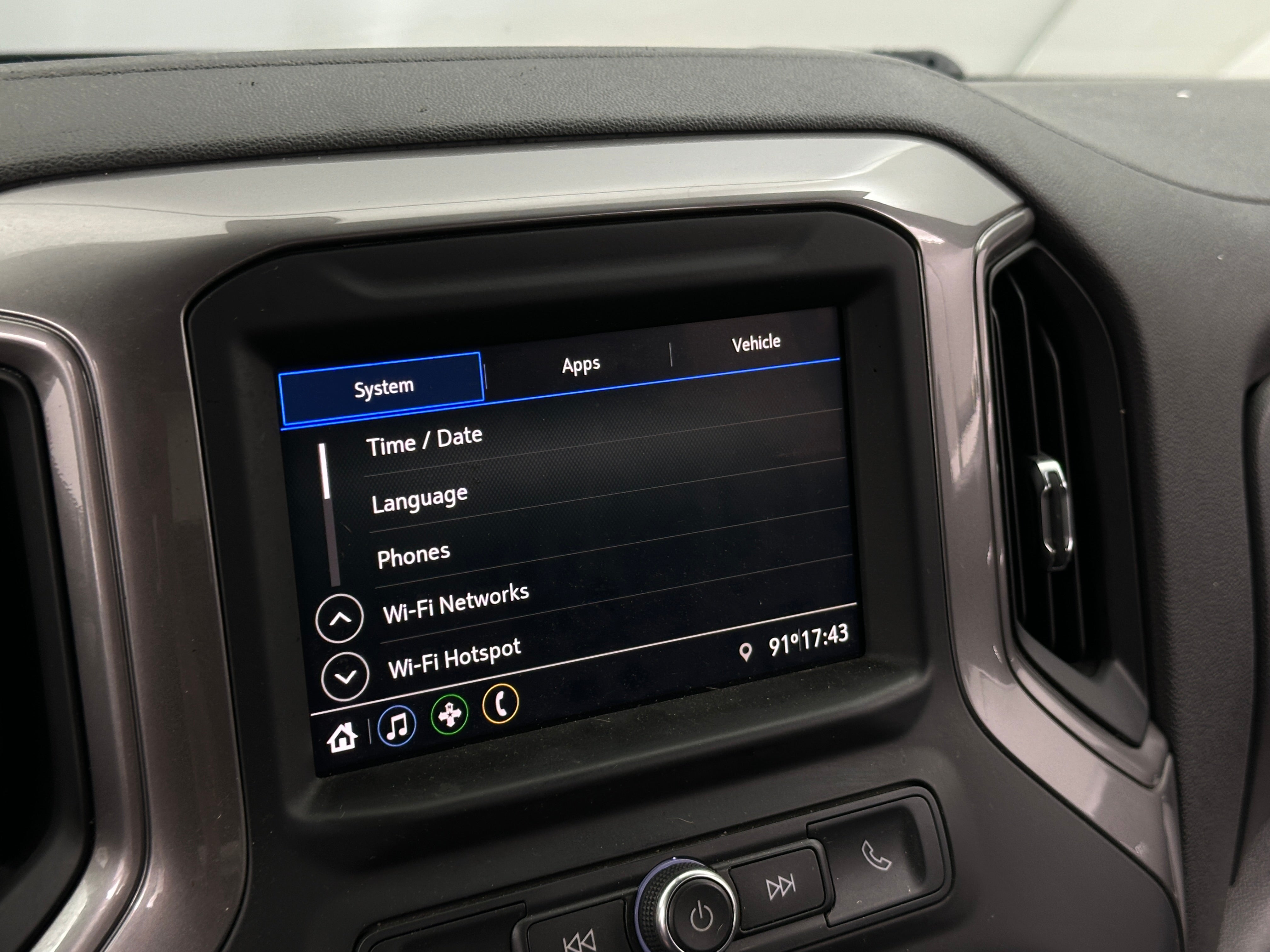 Thumbnail: 2020 Chevrolet Silverado 1500 - 4