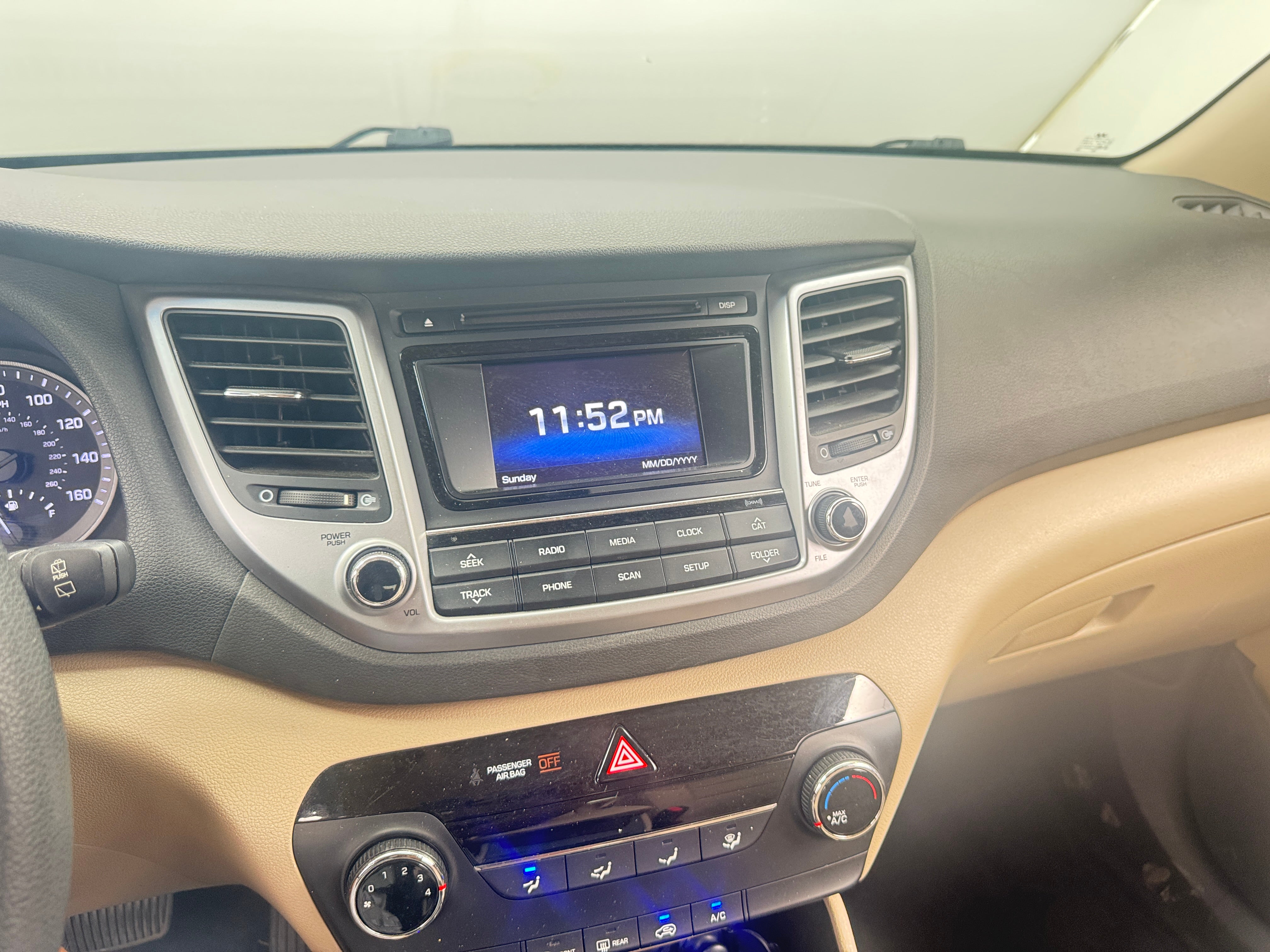 Thumbnail: 2017 Hyundai Tucson - 4