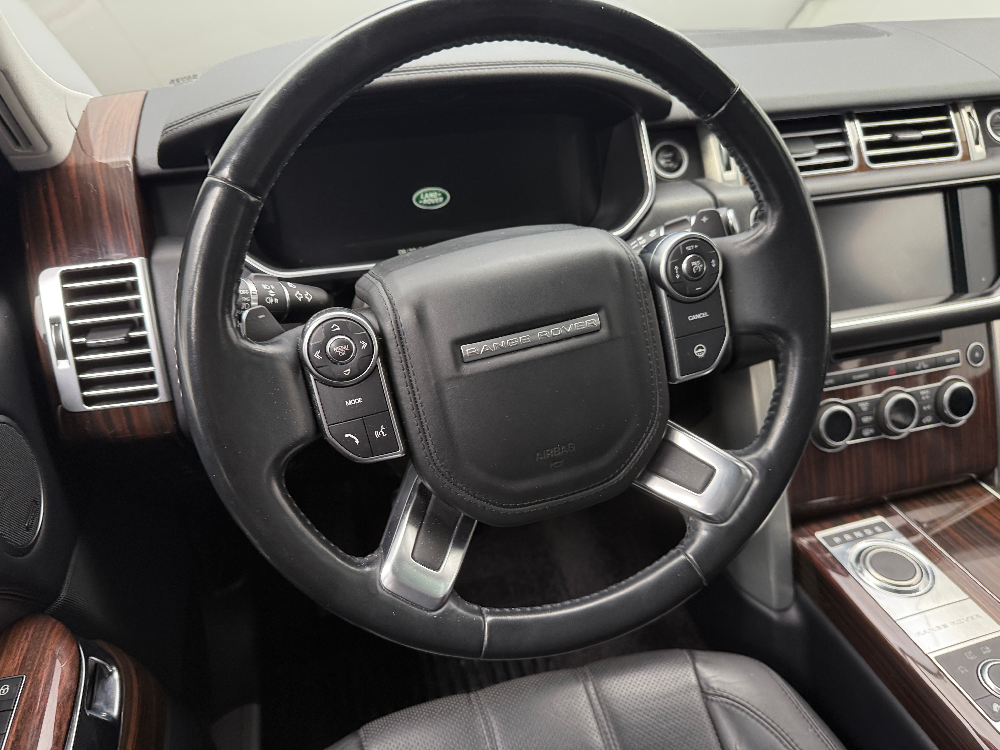 Thumbnail: 2016 Land Rover Range Rover - 4