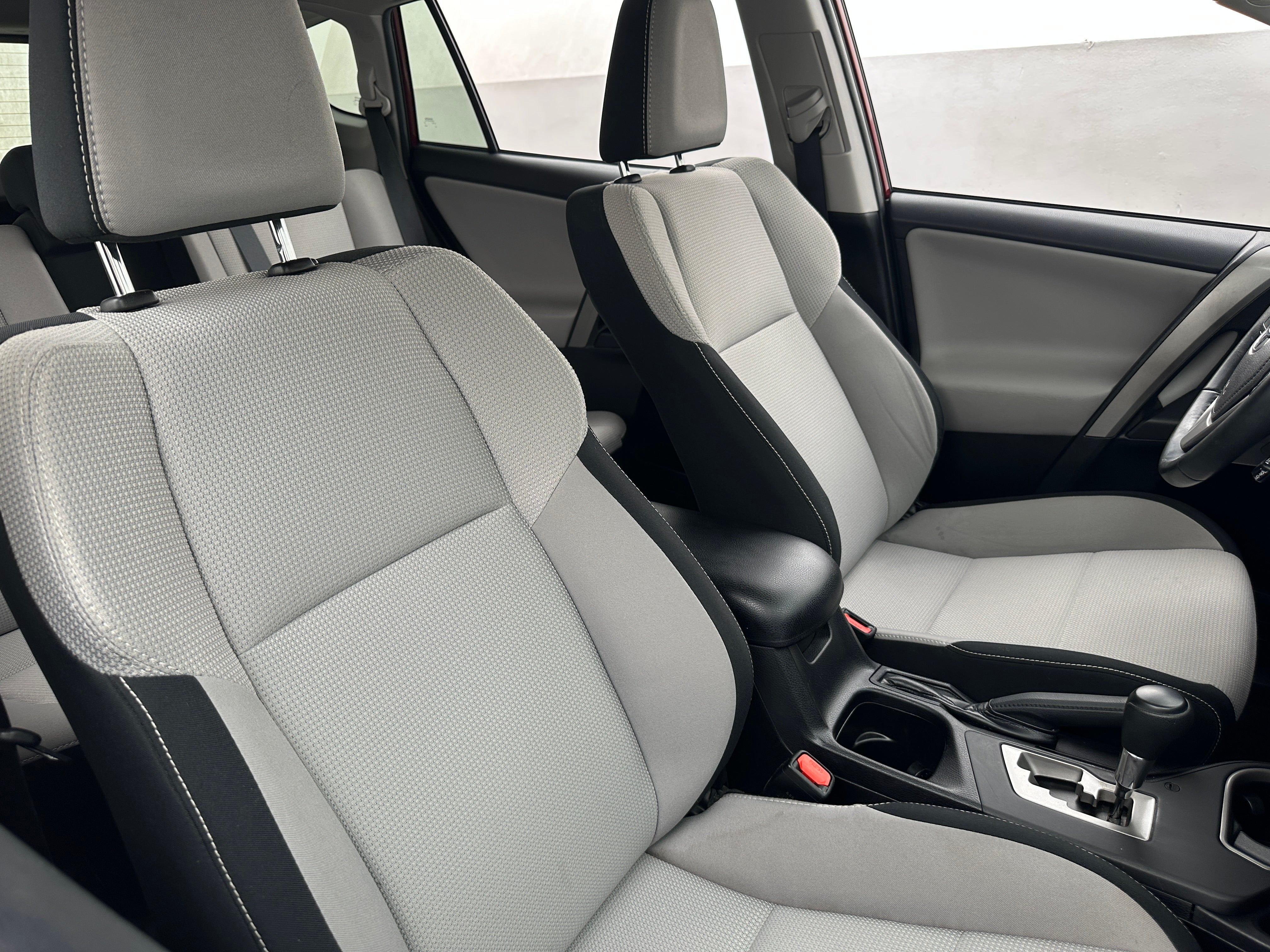 Thumbnail: 2018 Toyota RAV4 - 2