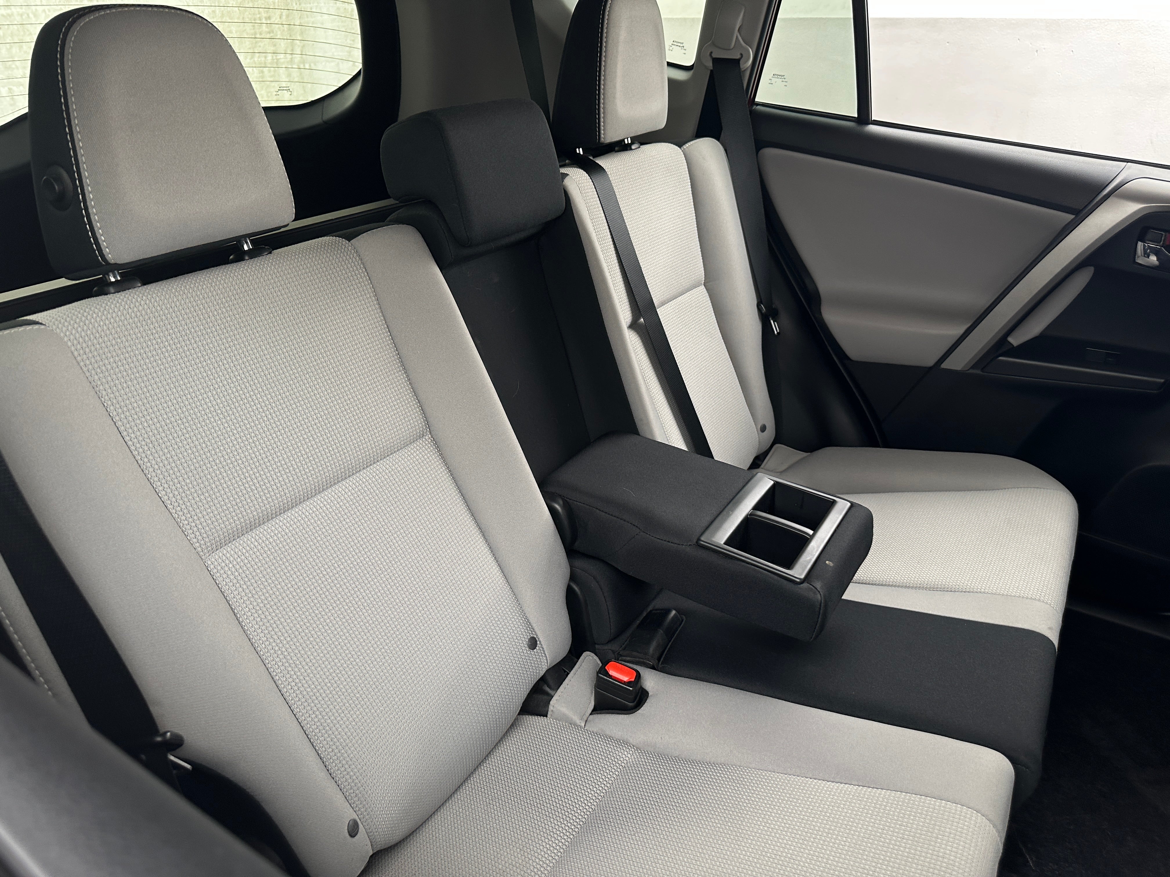 Thumbnail: 2018 Toyota RAV4 - 6