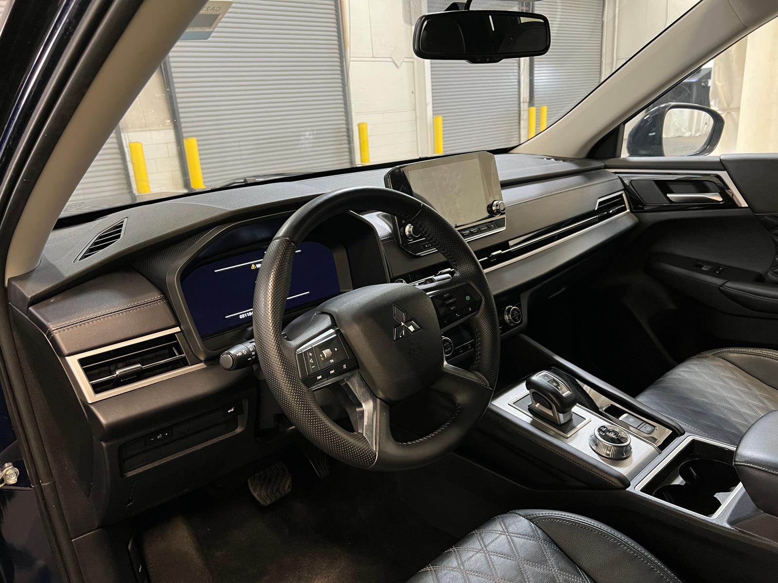 Thumbnail: 2024 Mitsubishi Outlander - 2