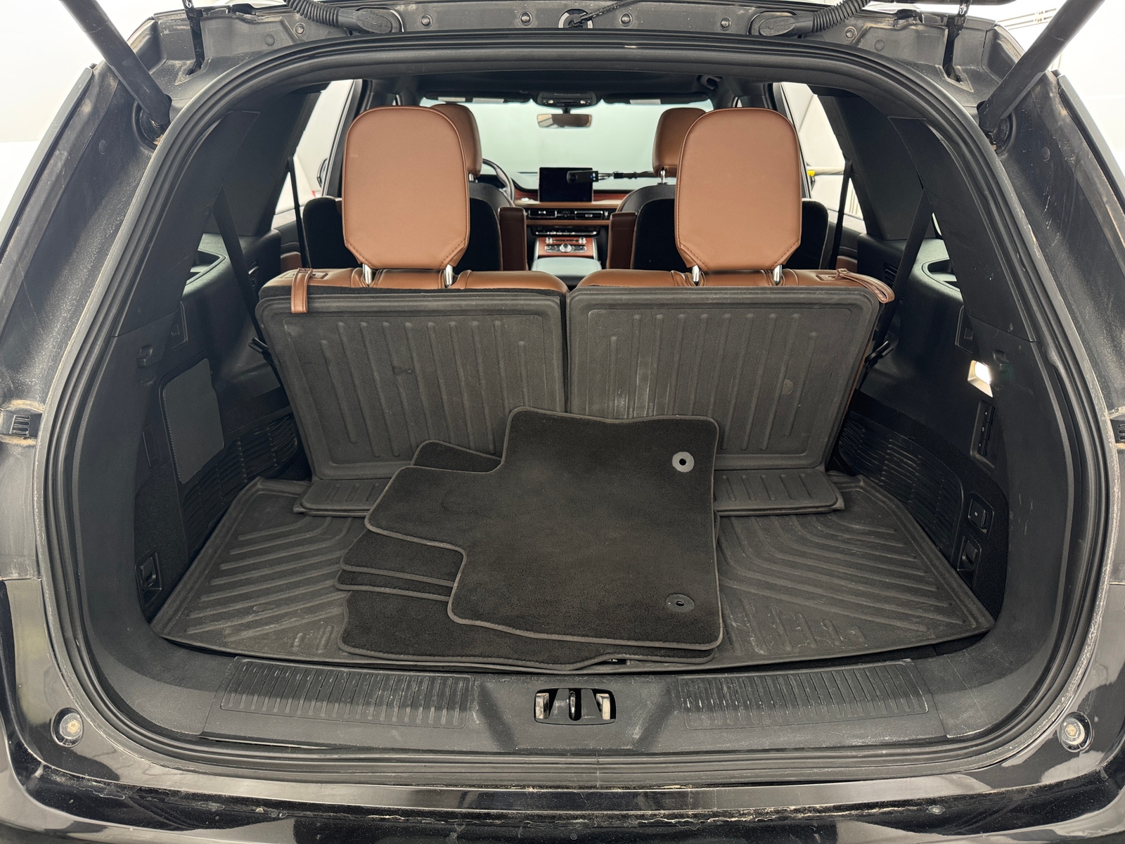 Thumbnail: 2023 Lincoln Aviator - 6