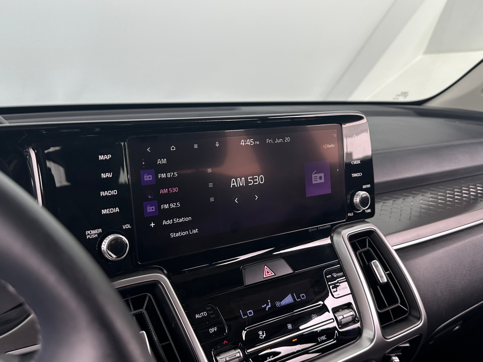 Thumbnail: 2023 Kia Sorento - 3