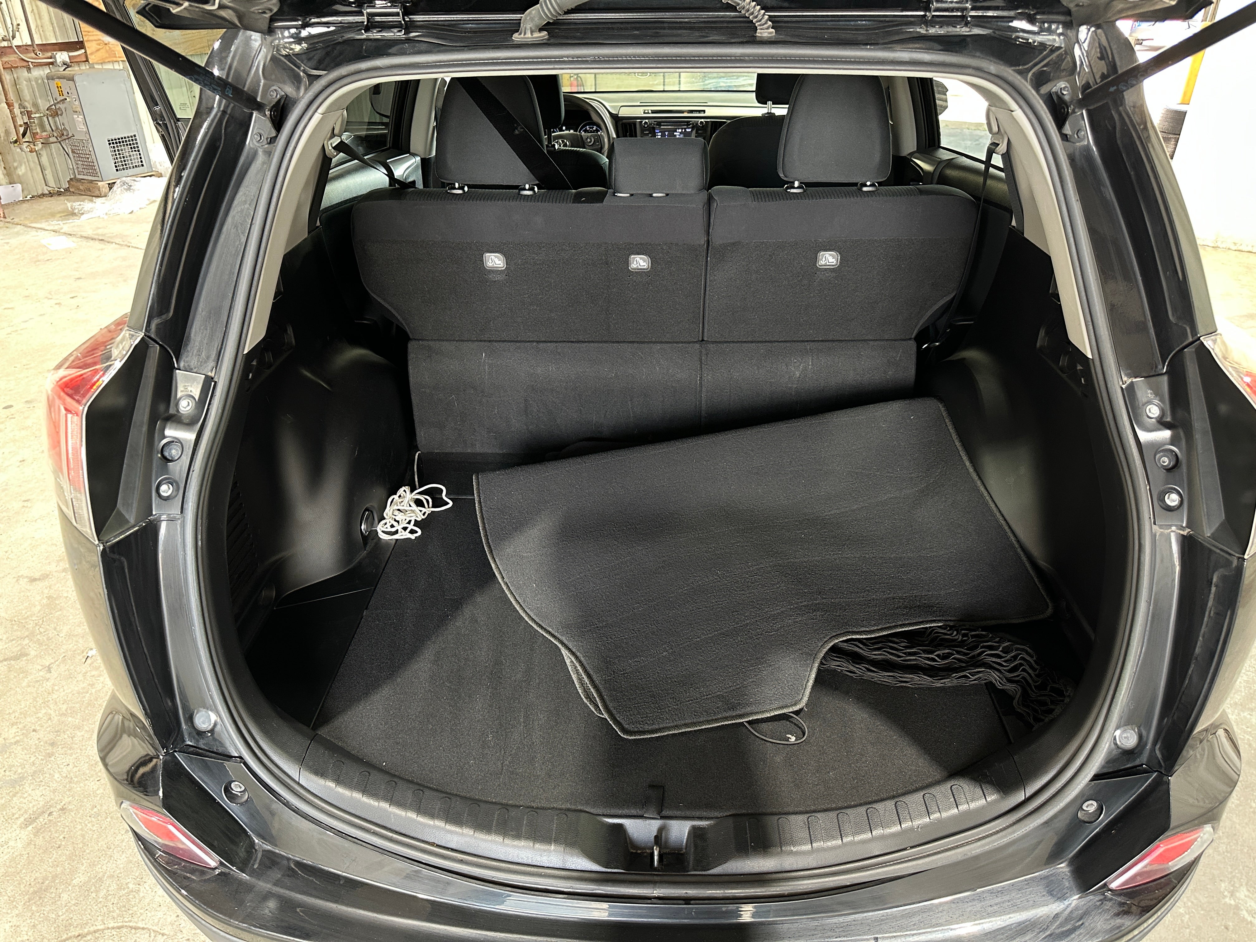 Thumbnail: 2017 Toyota RAV4 - 7