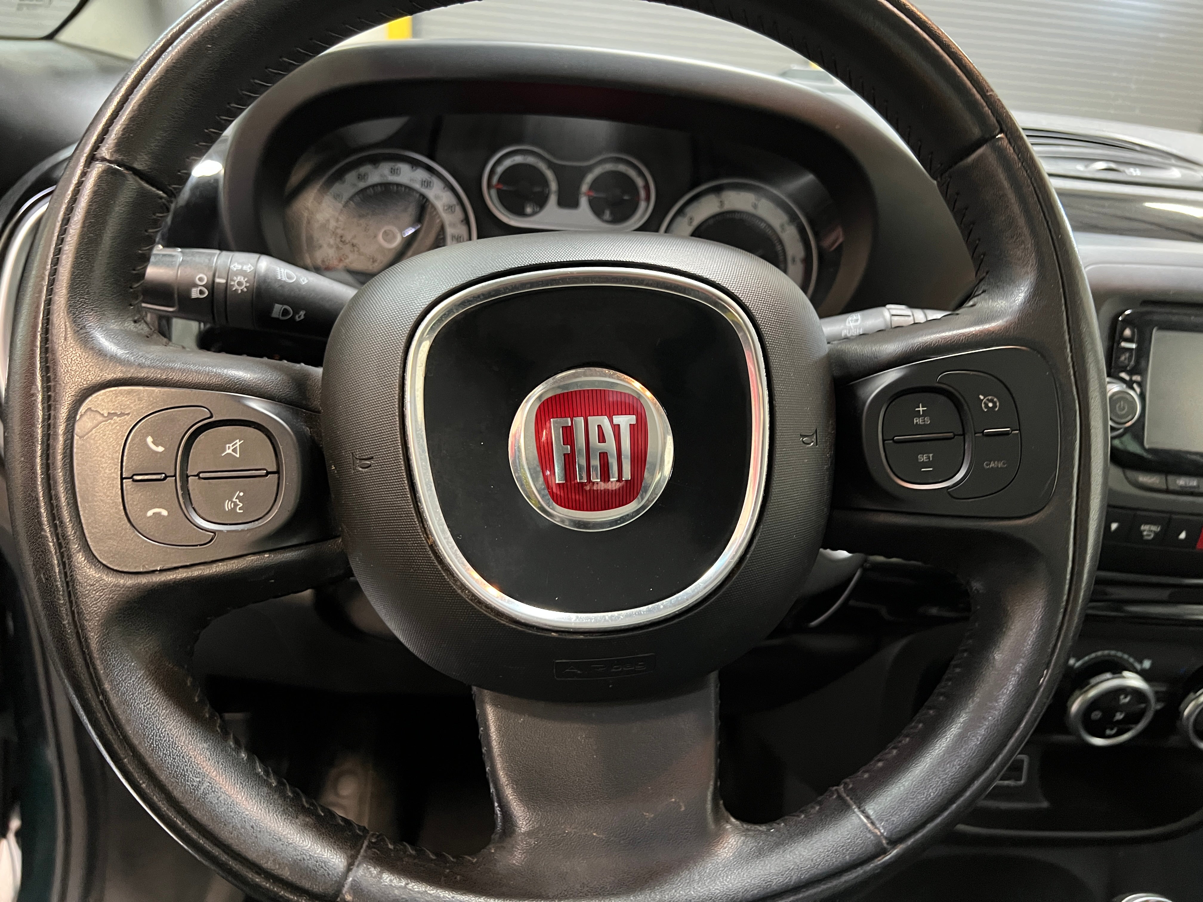 Thumbnail: 2015 Fiat 500L - 5