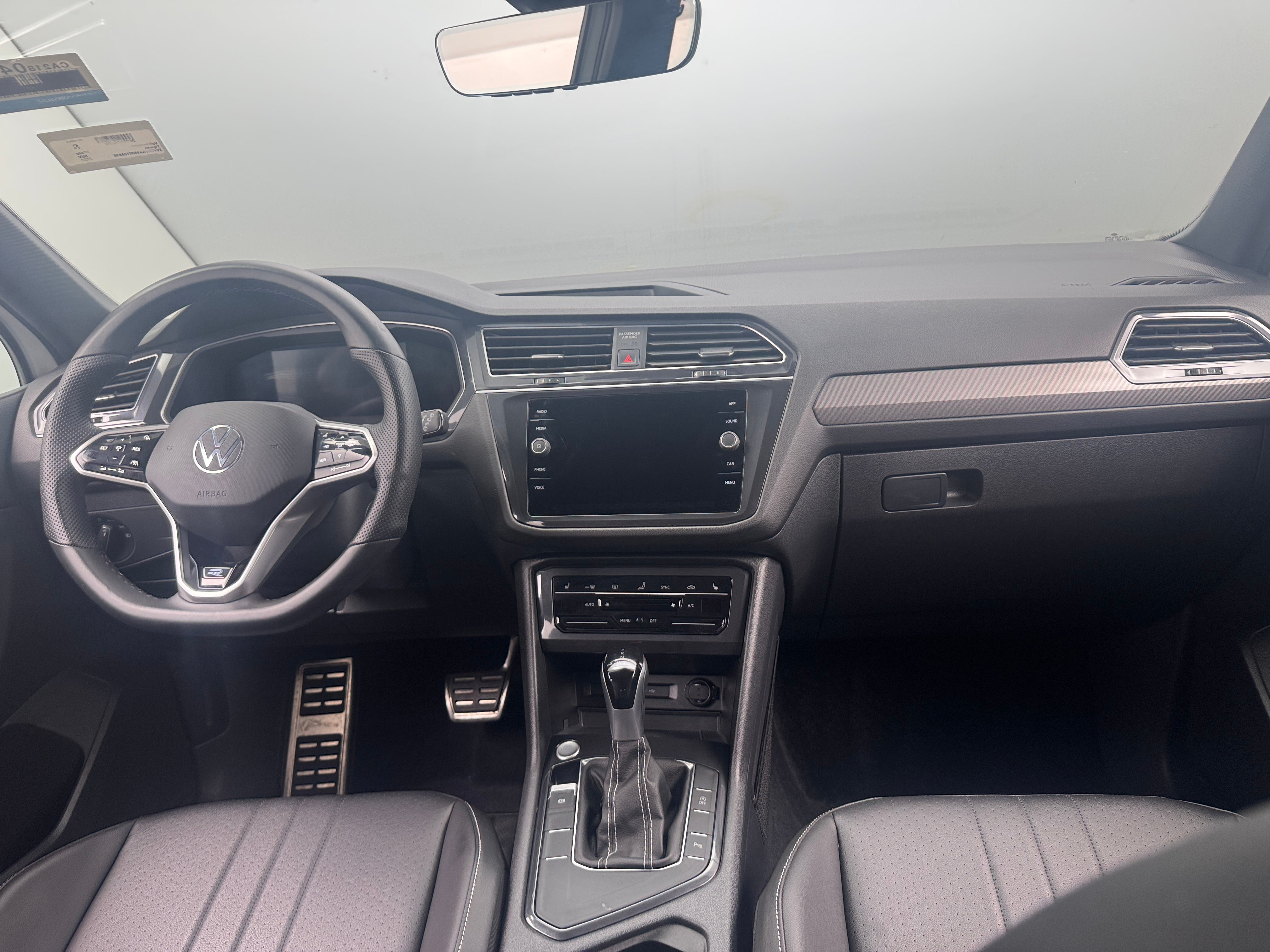 Thumbnail: 2022 Volkswagen Tiguan - 2