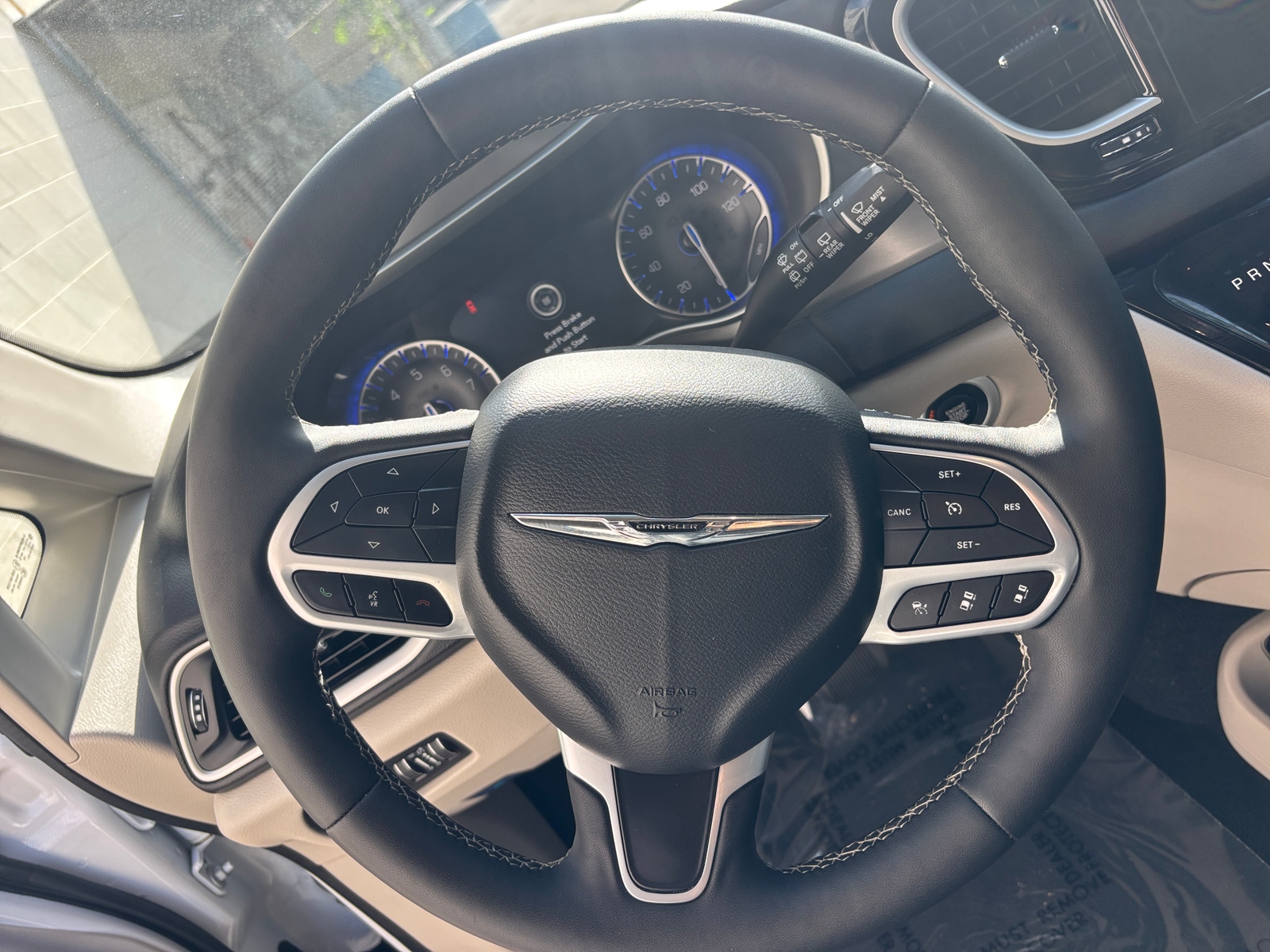 Thumbnail: 2024 Chrysler Pacifica - 4