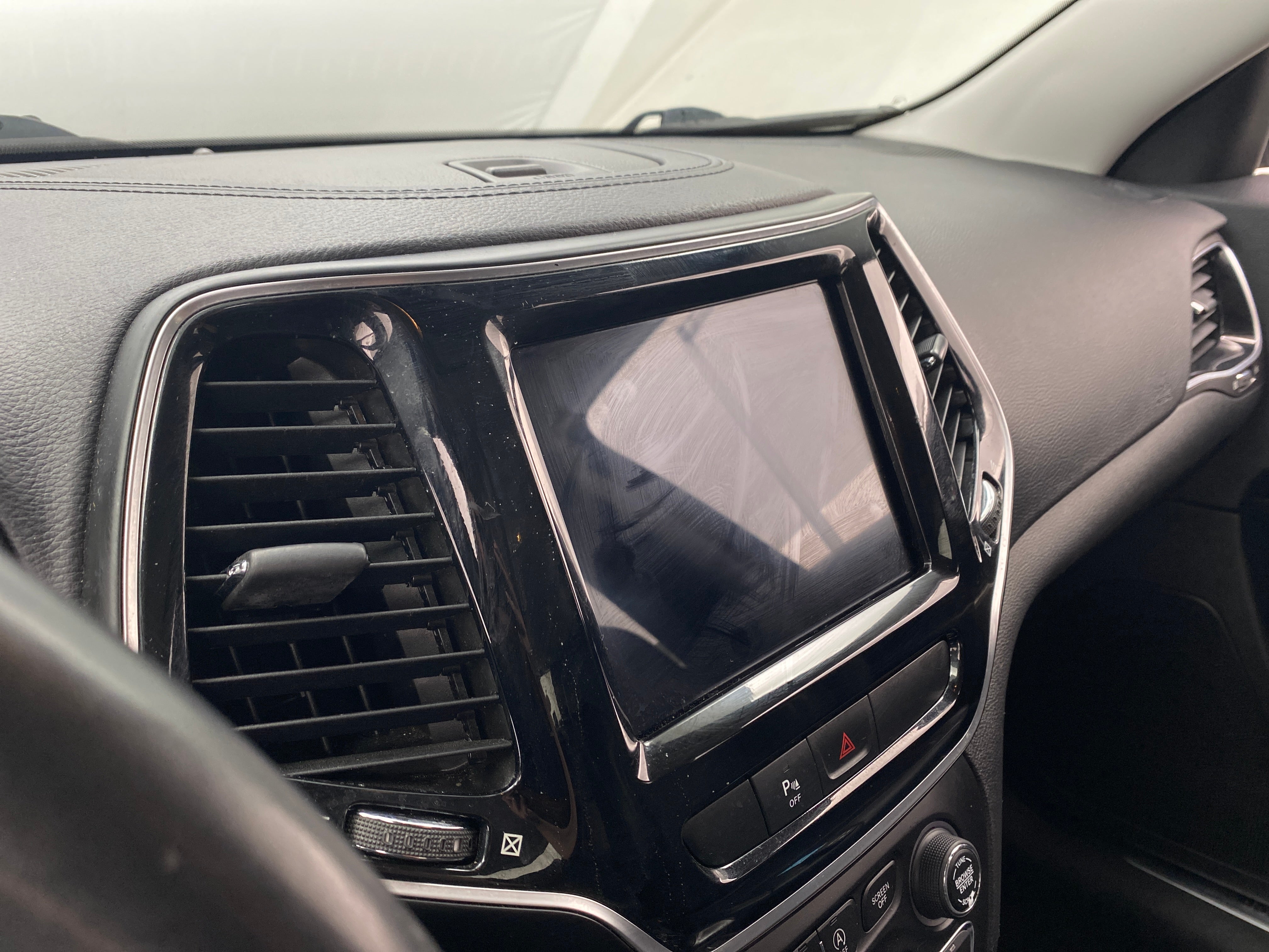 Thumbnail: 2019 Jeep Cherokee - 3
