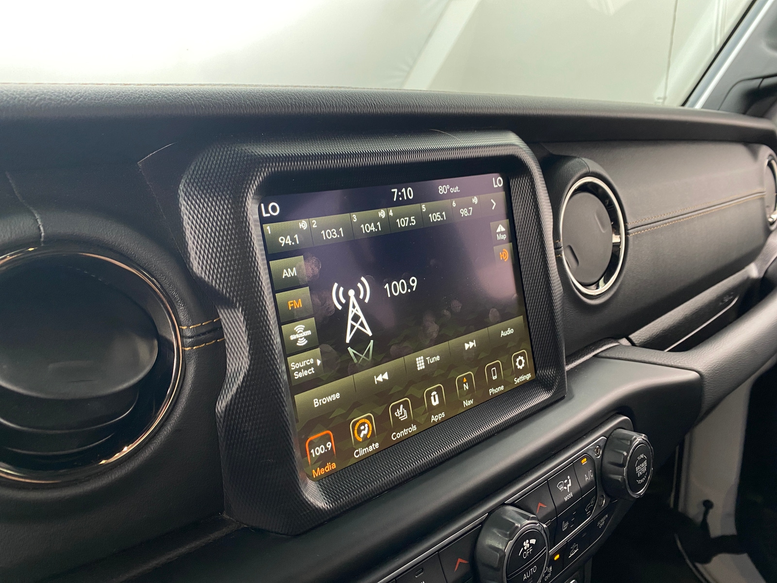 Thumbnail: 2021 Jeep Wrangler - 3