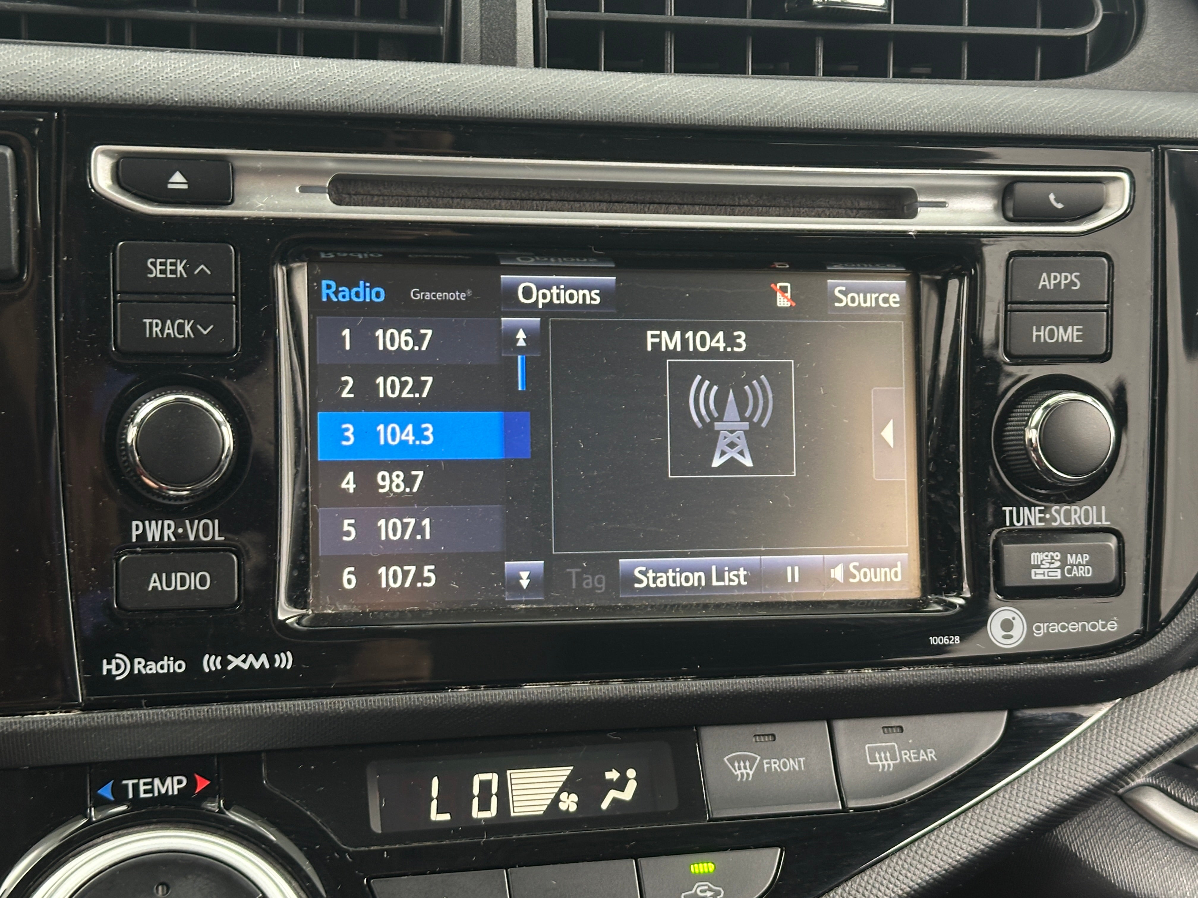 Thumbnail: 2017 Toyota Prius c - 4