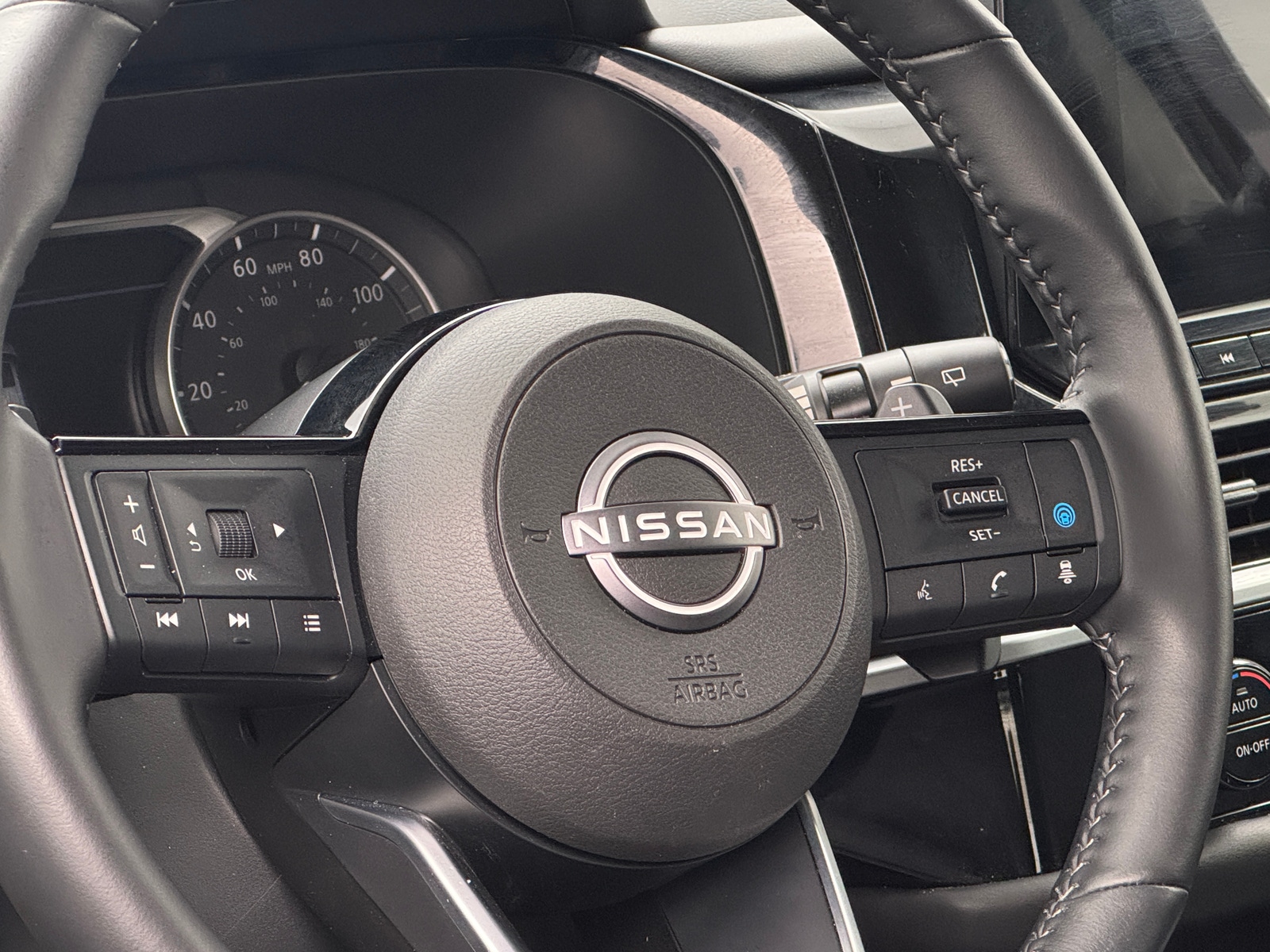 Thumbnail: 2024 Nissan Pathfinder - 4