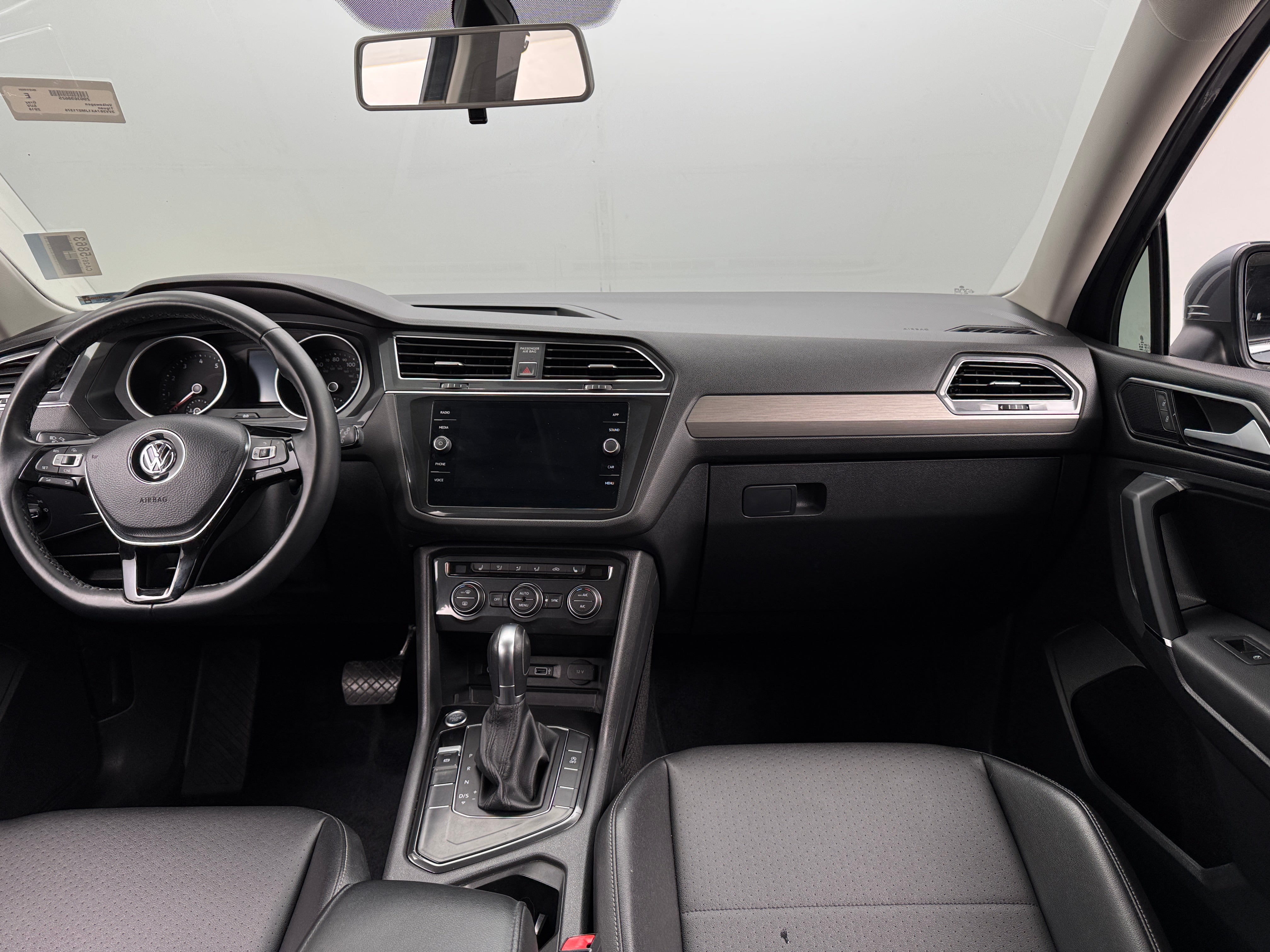 Thumbnail: 2018 Volkswagen Tiguan - 2