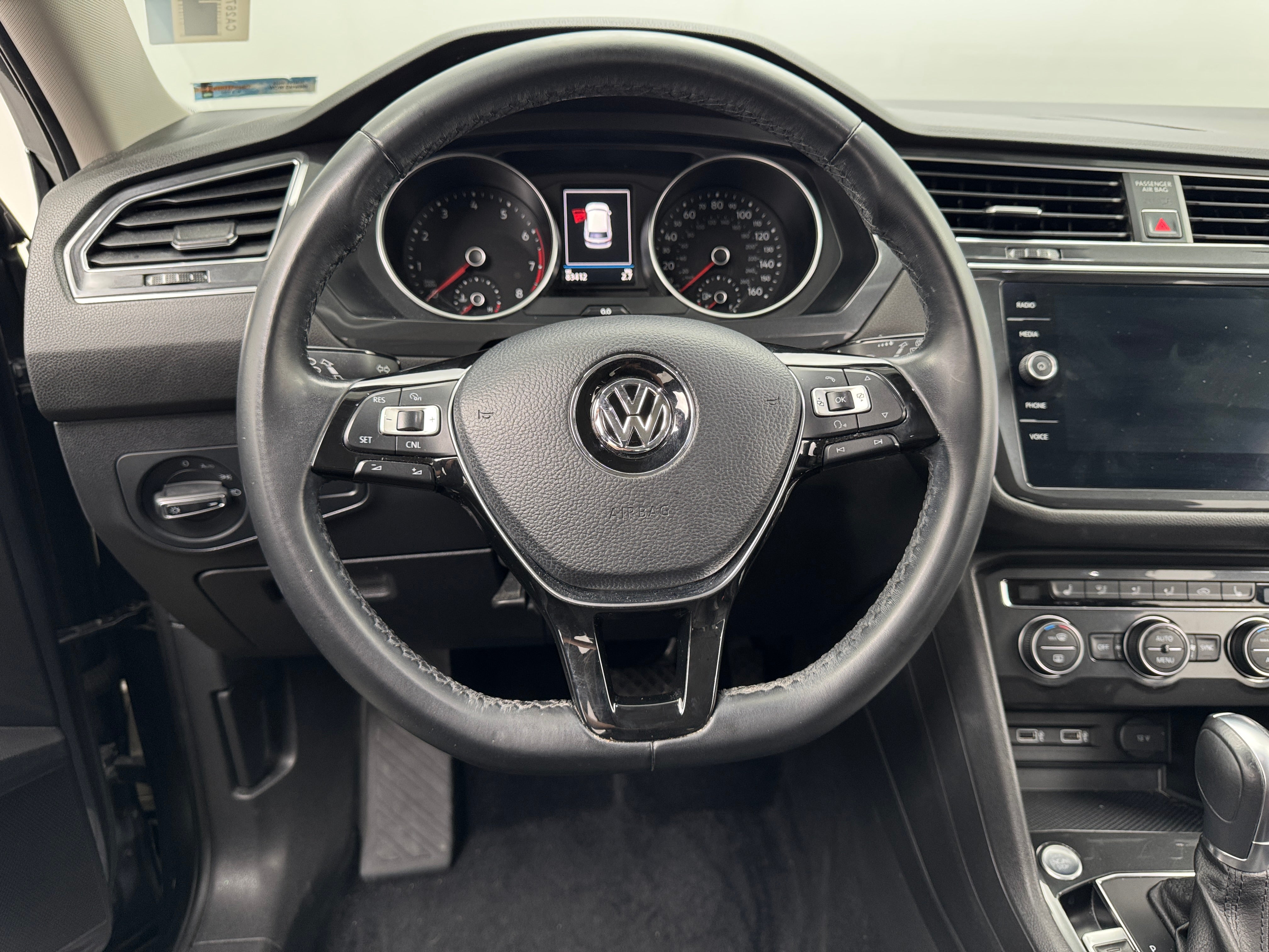 Thumbnail: 2018 Volkswagen Tiguan - 4